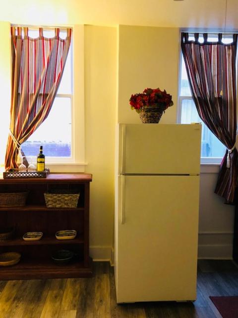 Deluxe King Suite - Photo 6