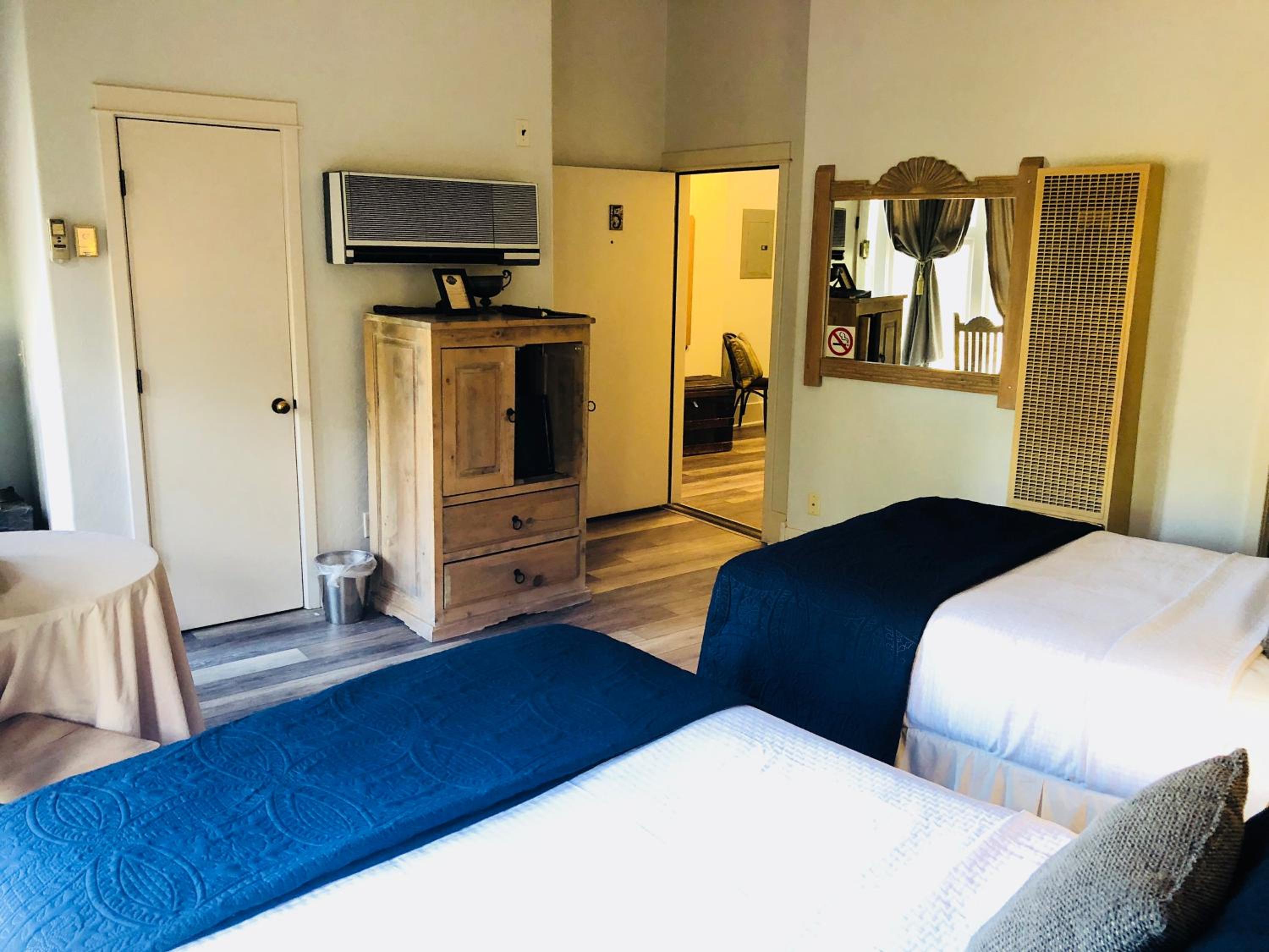 Deluxe Double Room - Photo 3