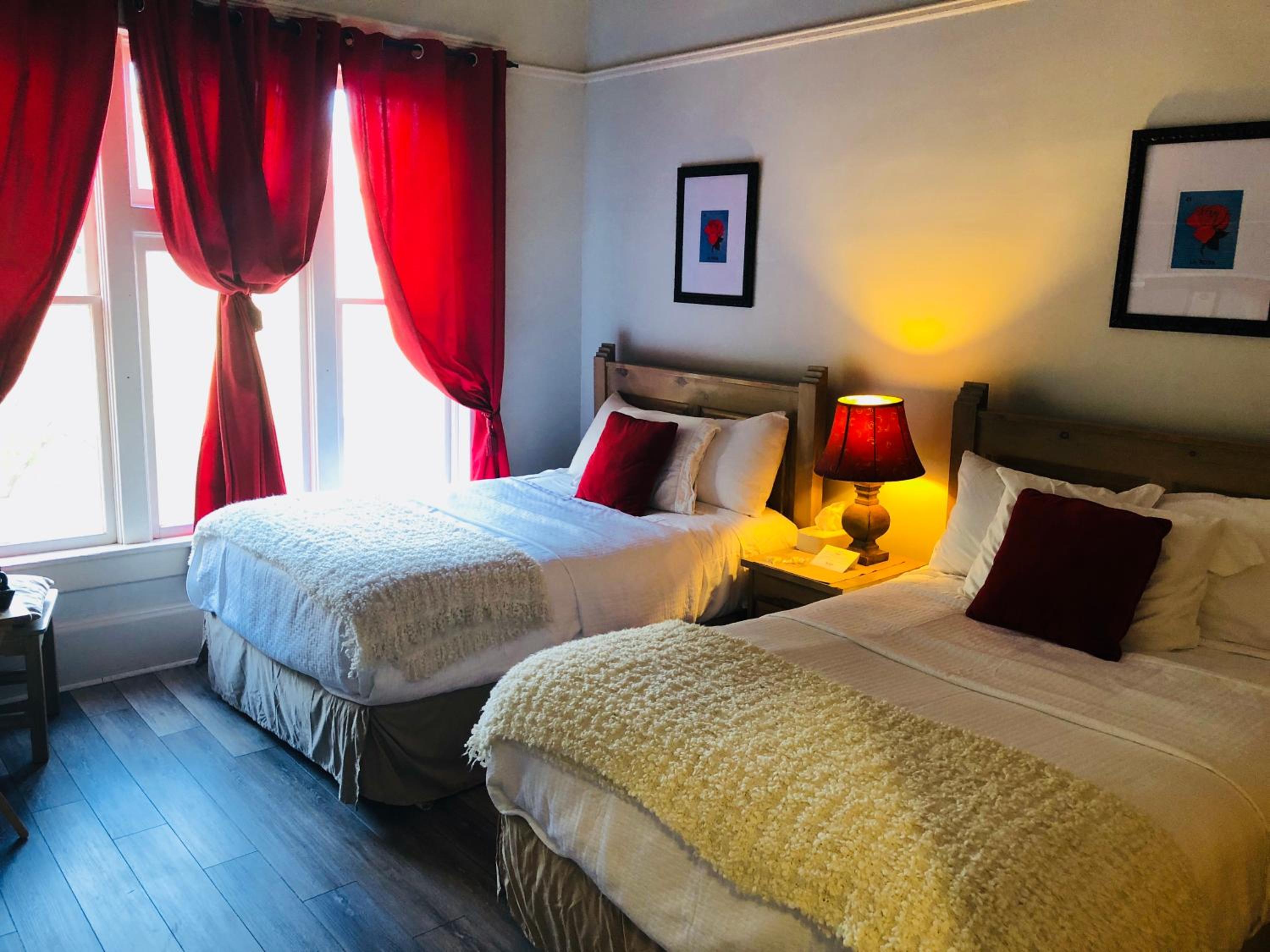 Standard Double Room - Photo 3