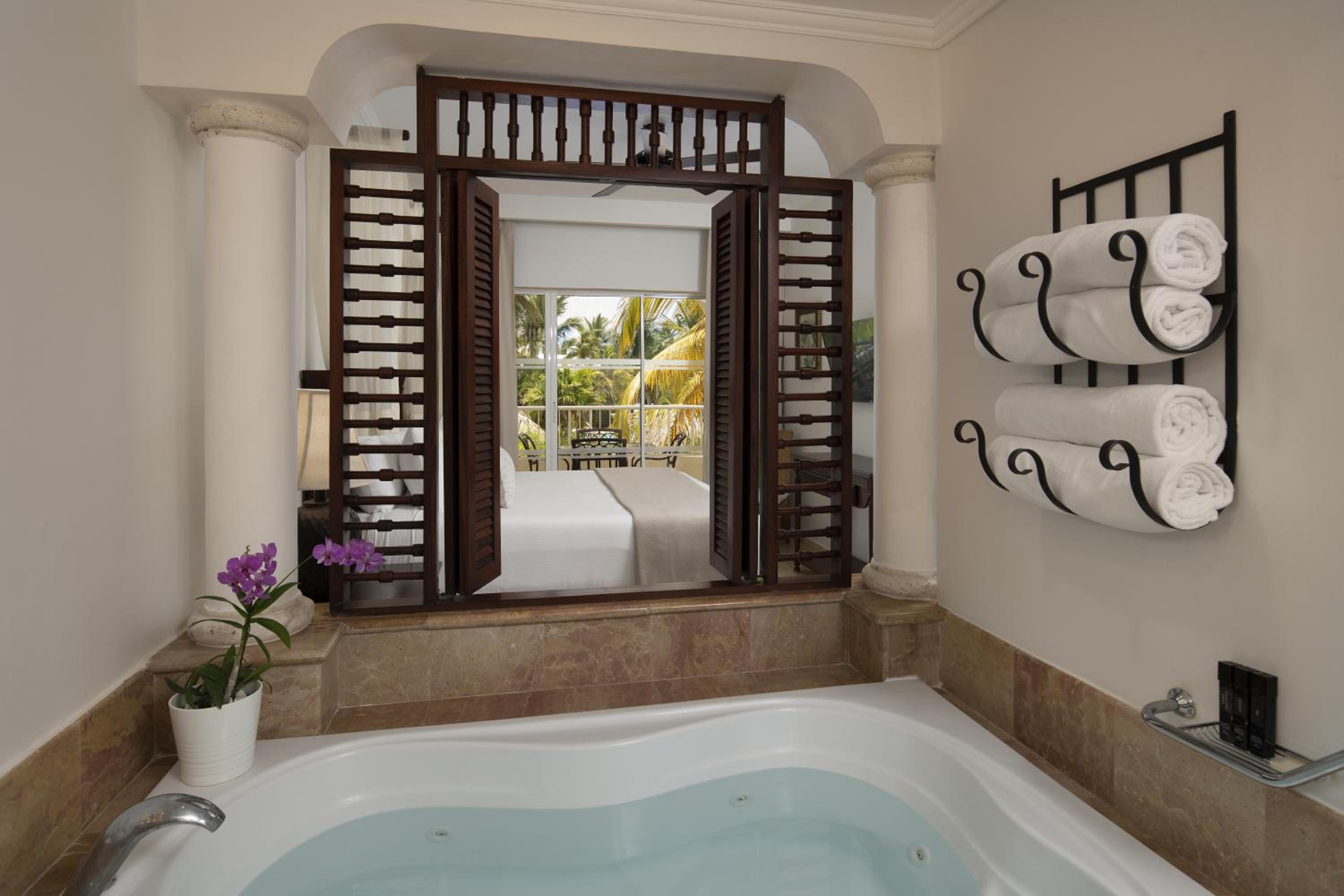 The Level Master Suite Garden View - Photo 5