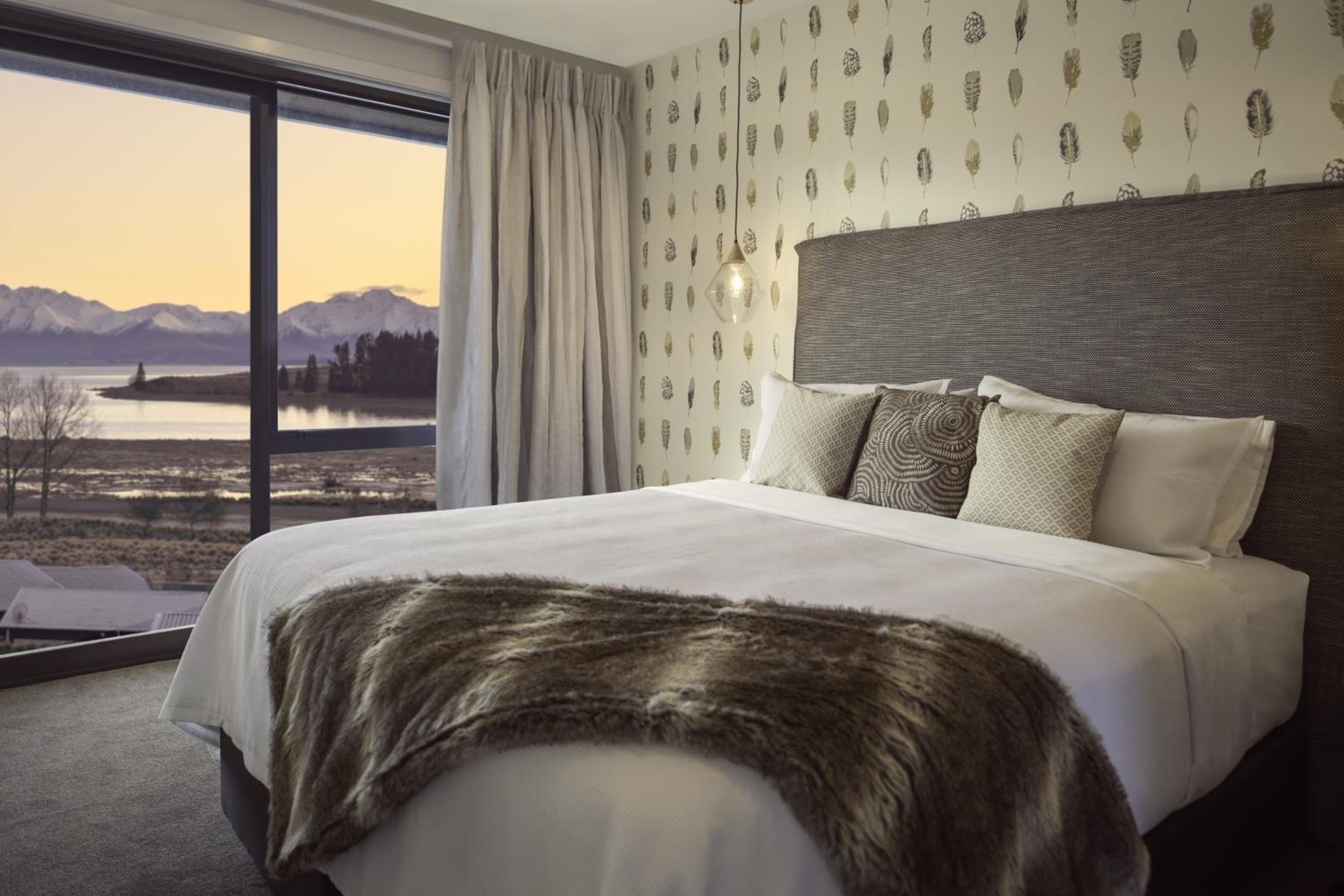 Suite with Lake View photo 1
