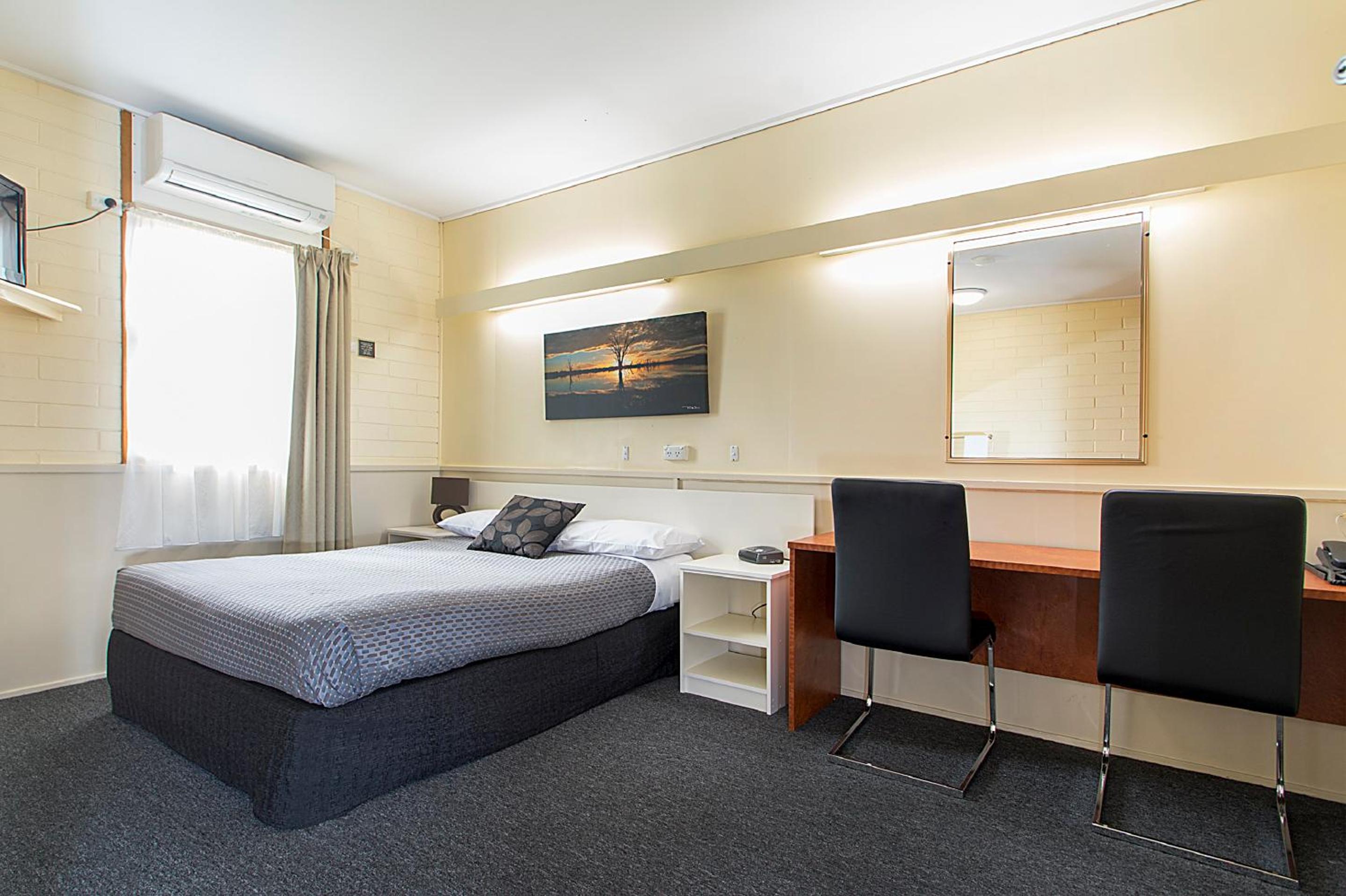 Standard Double Room - Non-Smoking - Photo 3