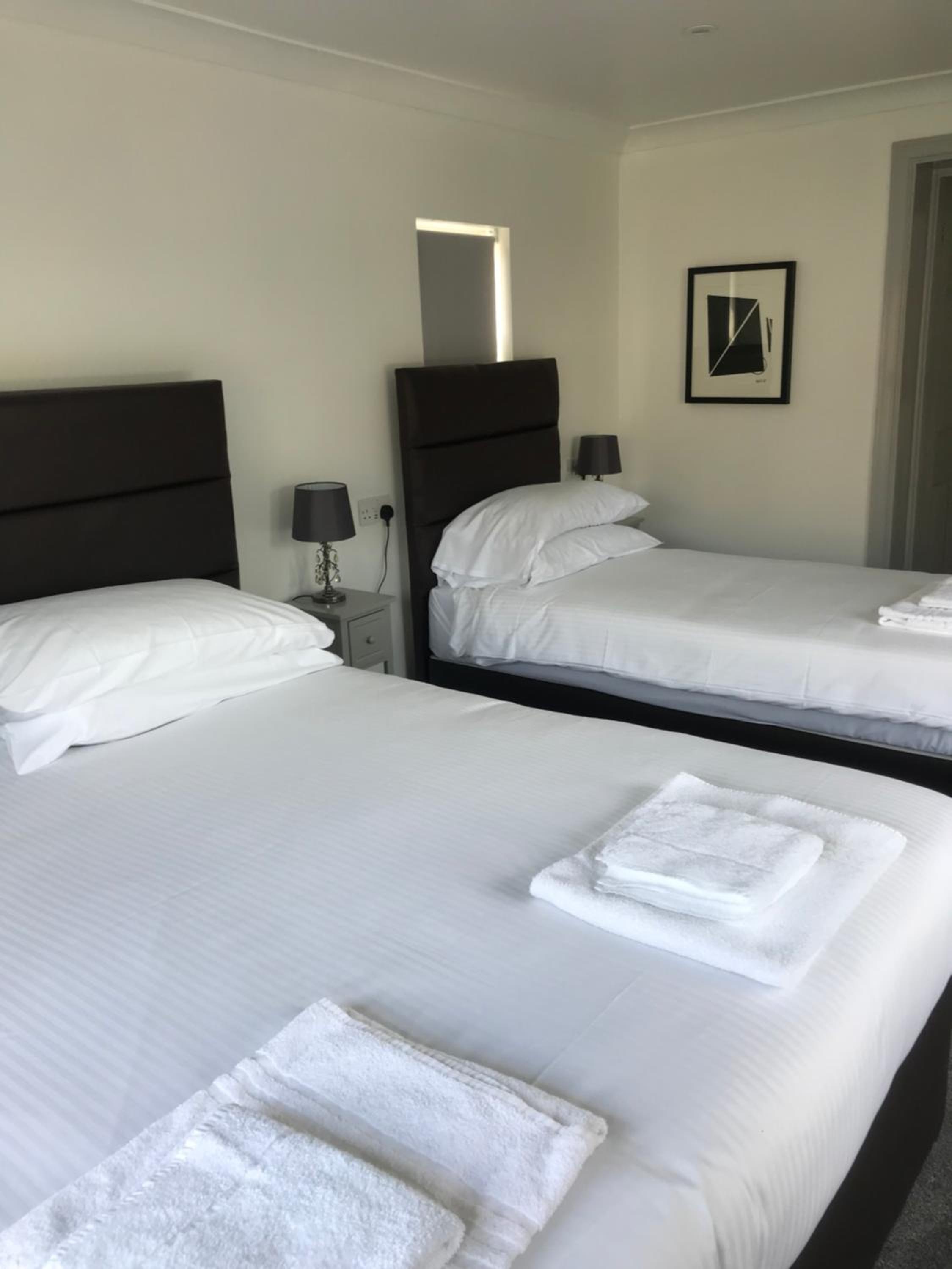 Triple Room with Private Bathroom - Photo 3