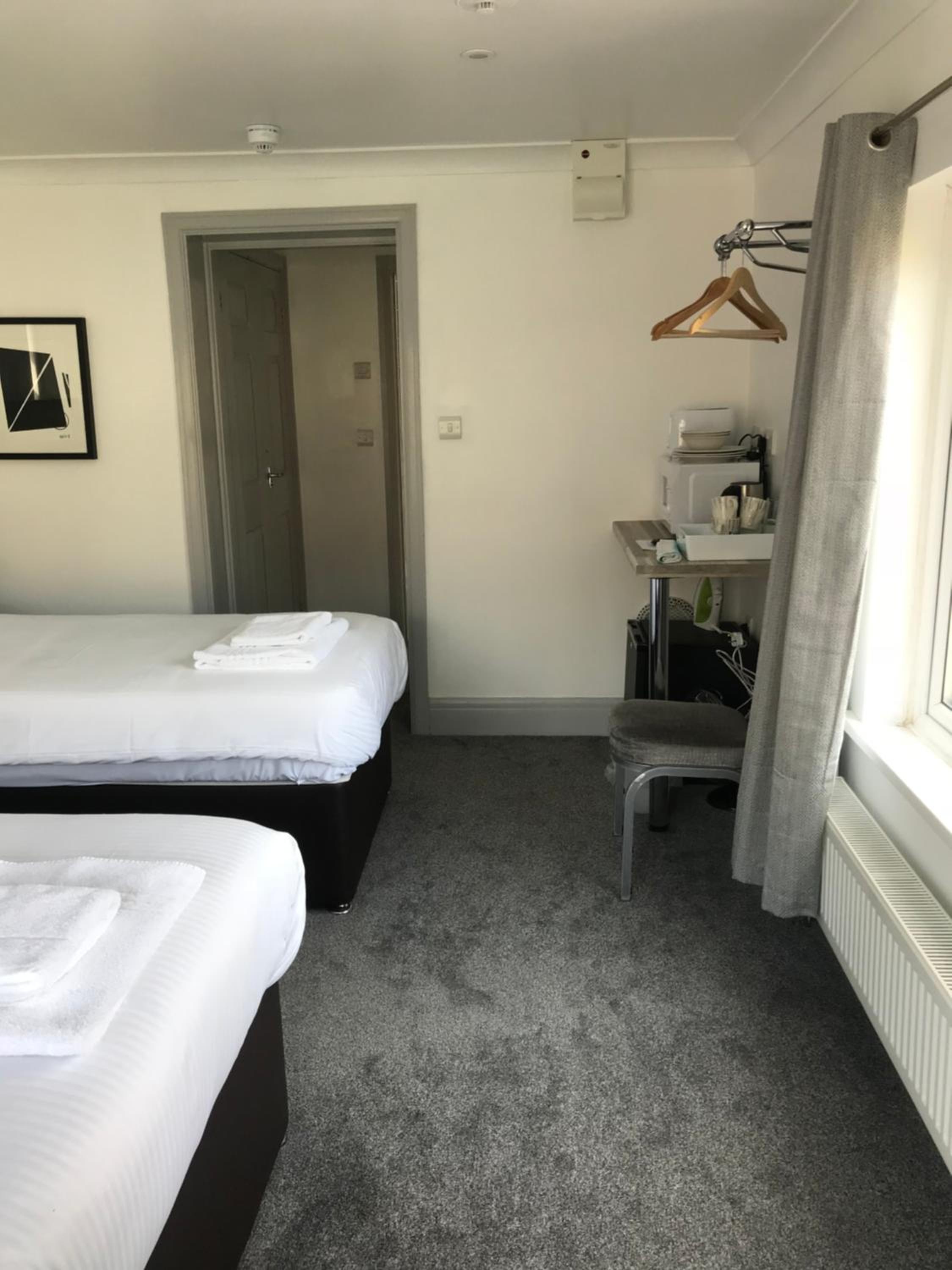 Triple Room with Private Bathroom - Photo 4