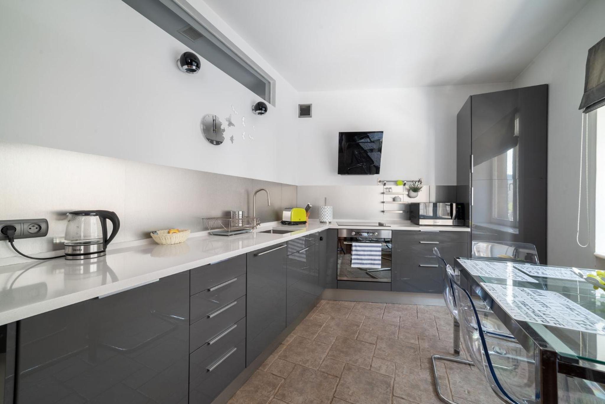One-Bedroom Apartment - Photo 16