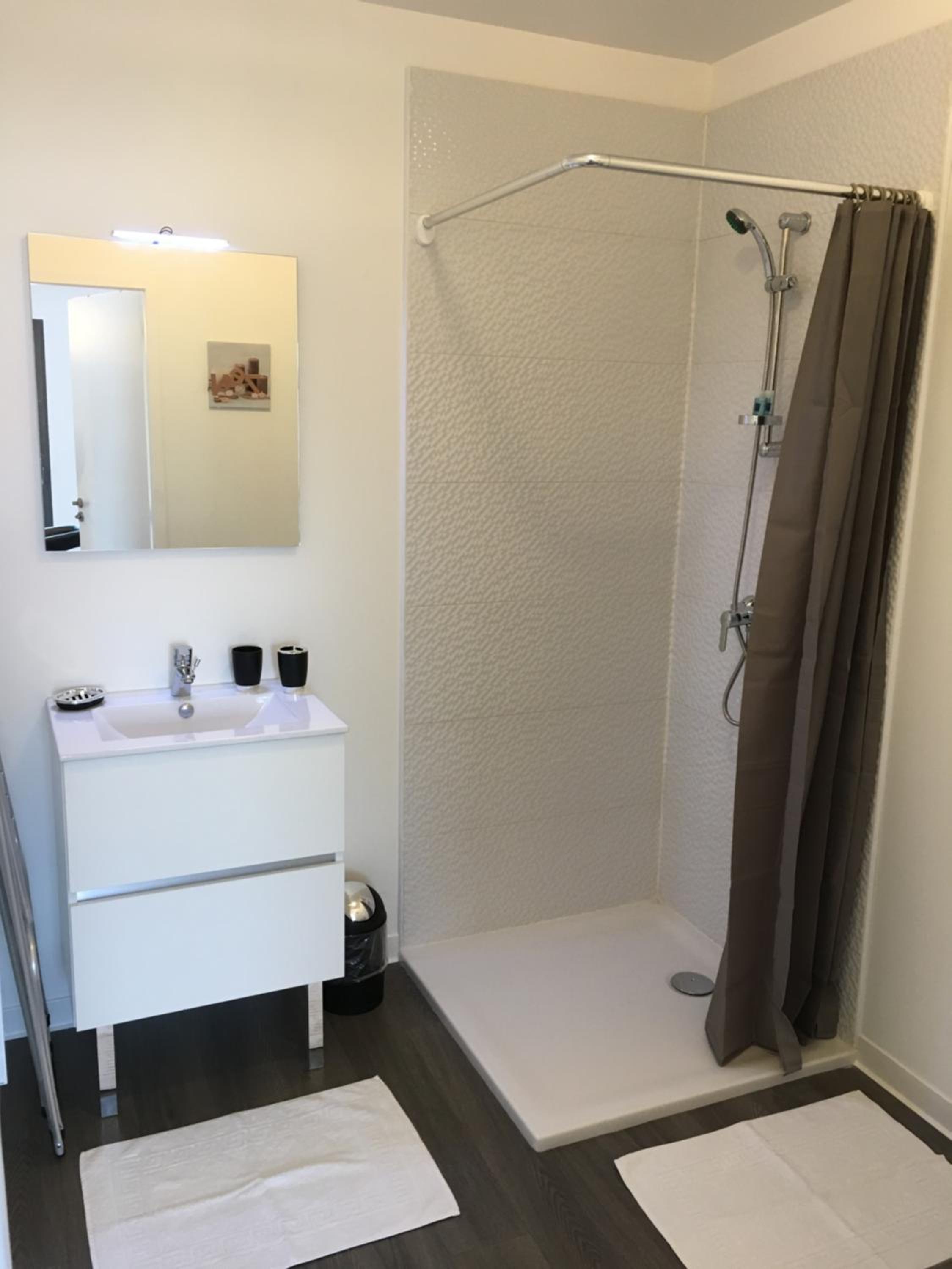 Apartment photo 2