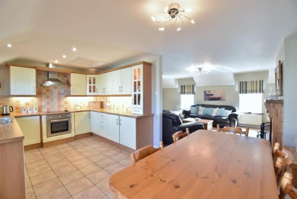 Three-Bedroom House photo 2