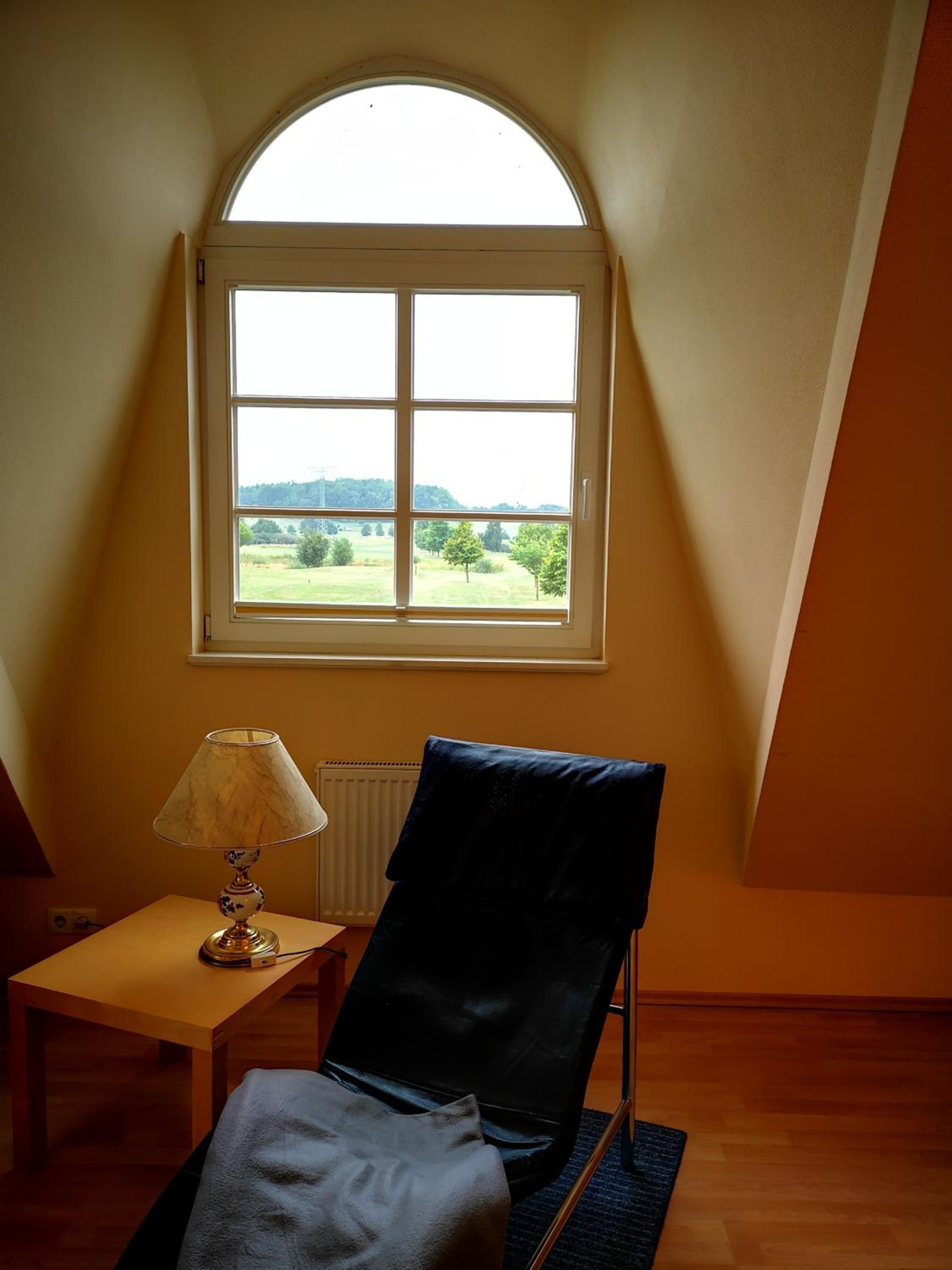 One-Bedroom Apartment - Photo 3