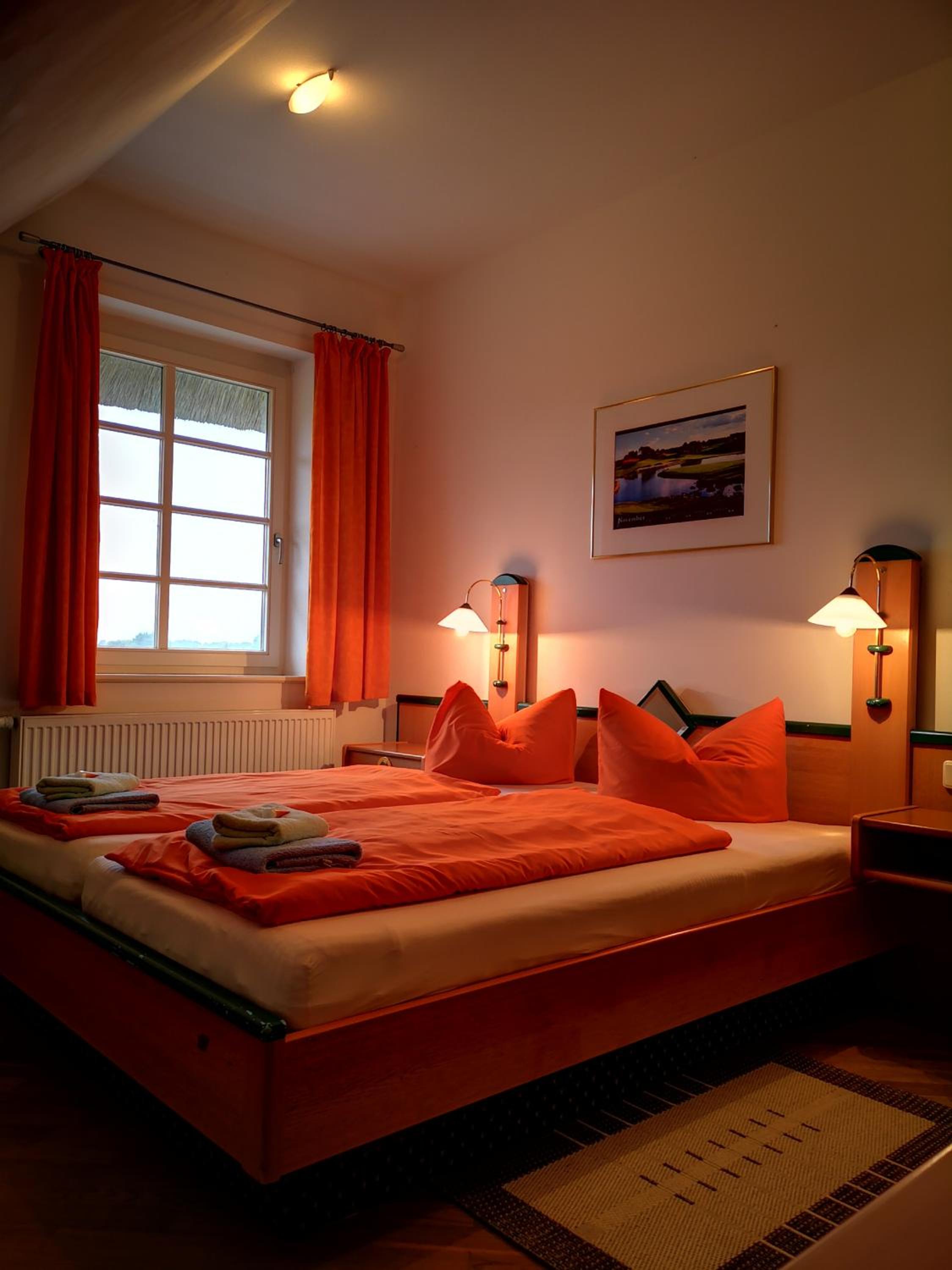 Double Room with Private Bathroom - Photo 2
