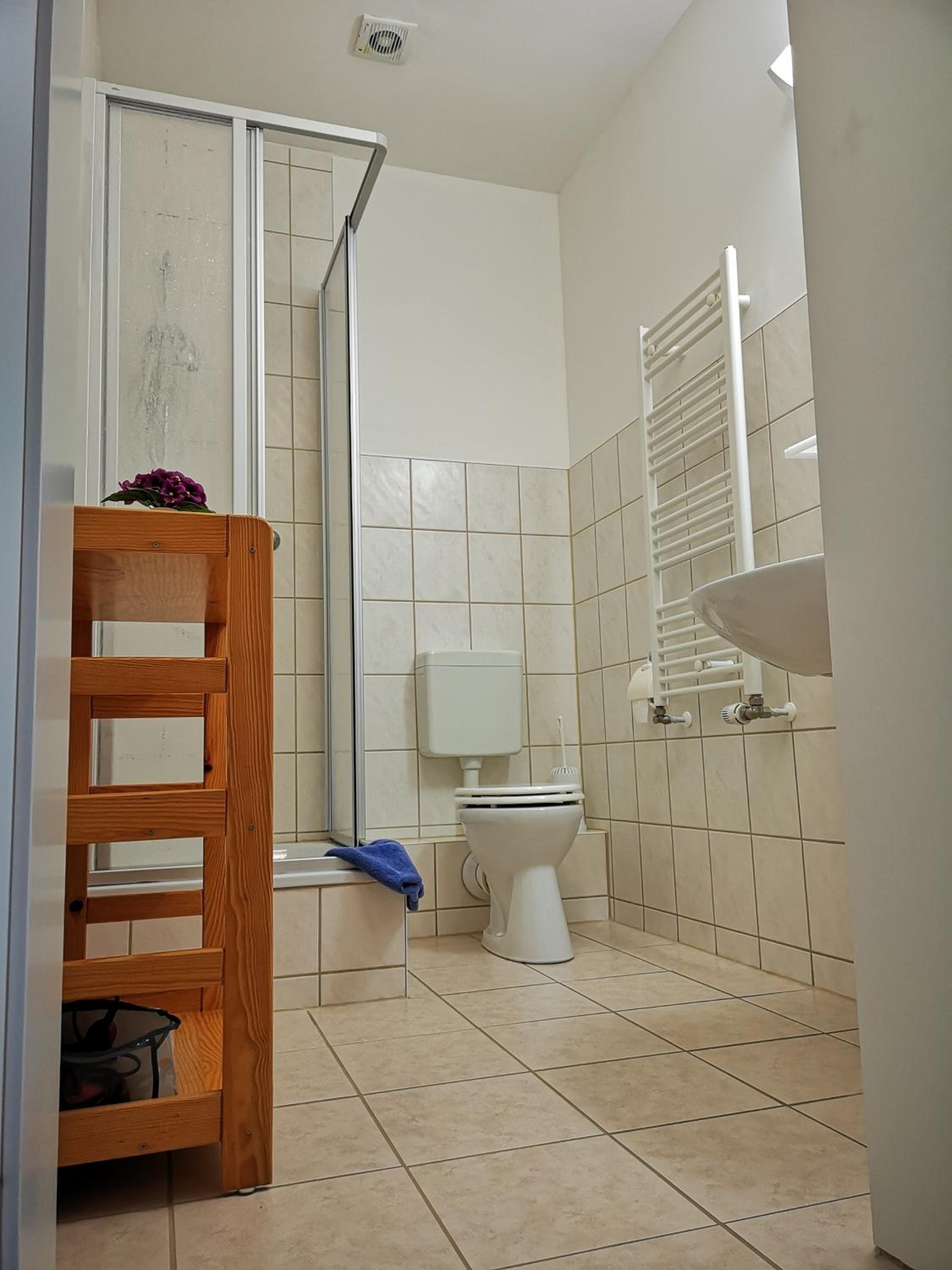 Small Double Room - Photo 4