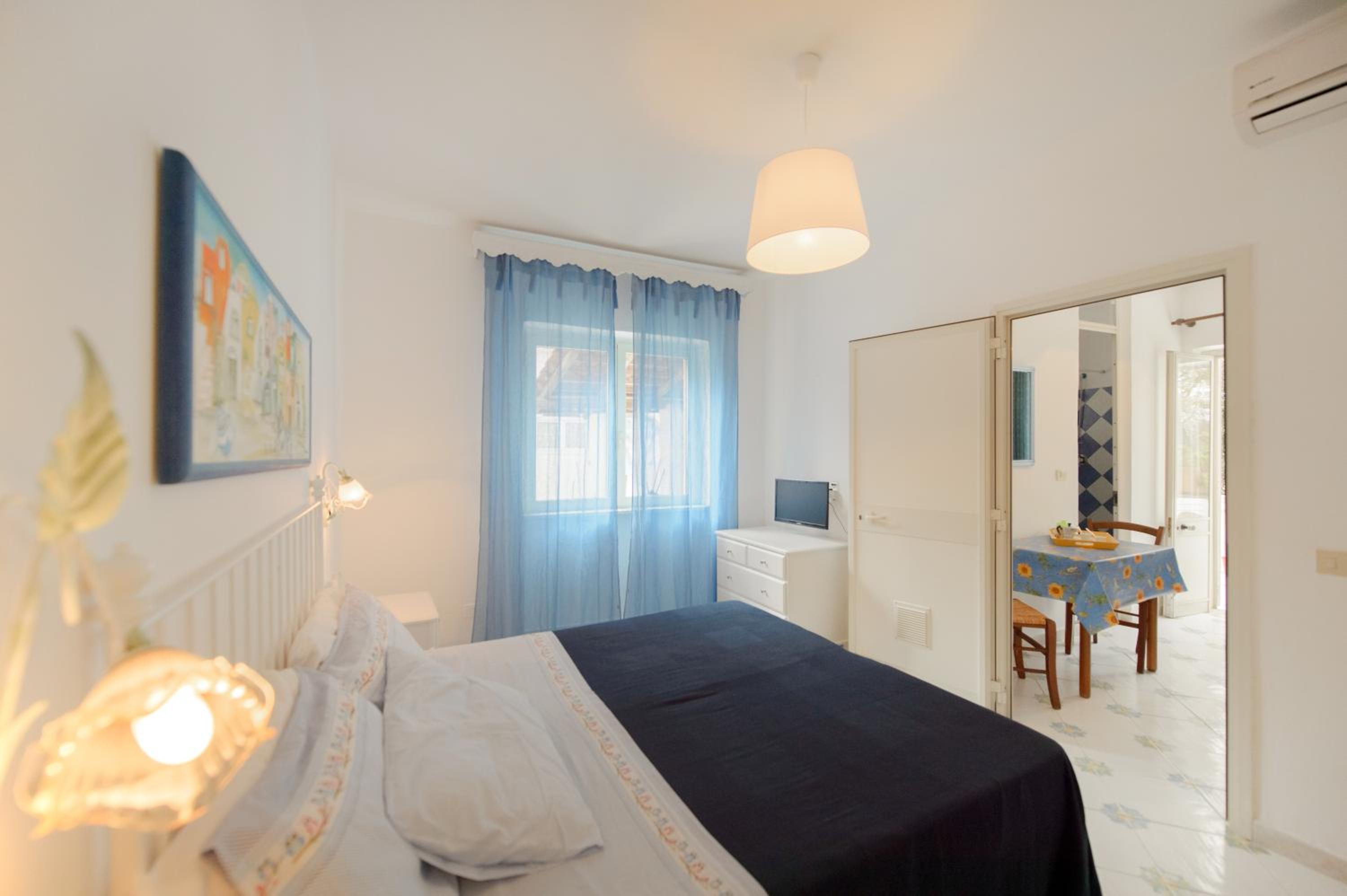 One-Bedroom House photo 1