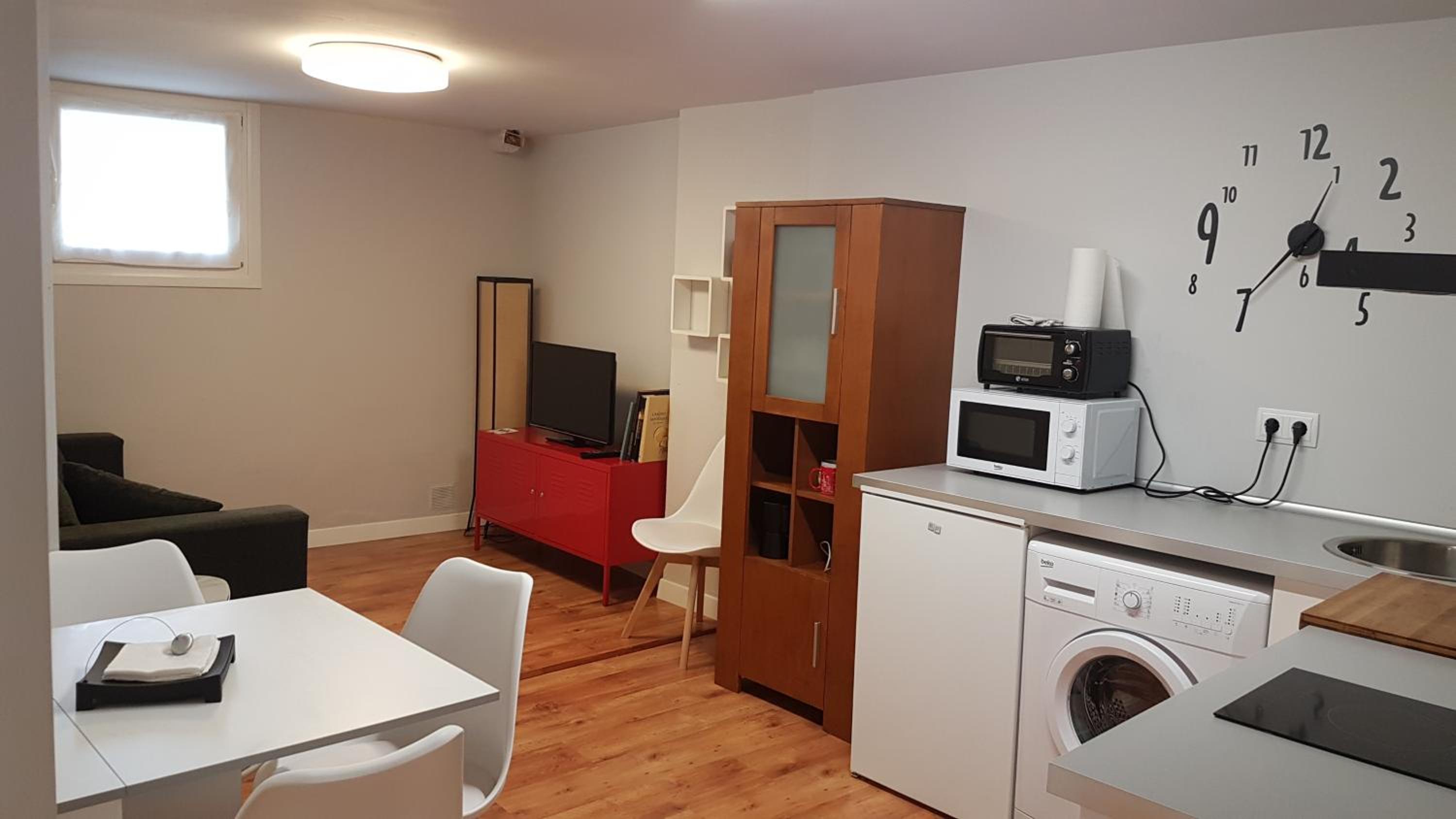 Two-Bedroom Apartment - Photo 3