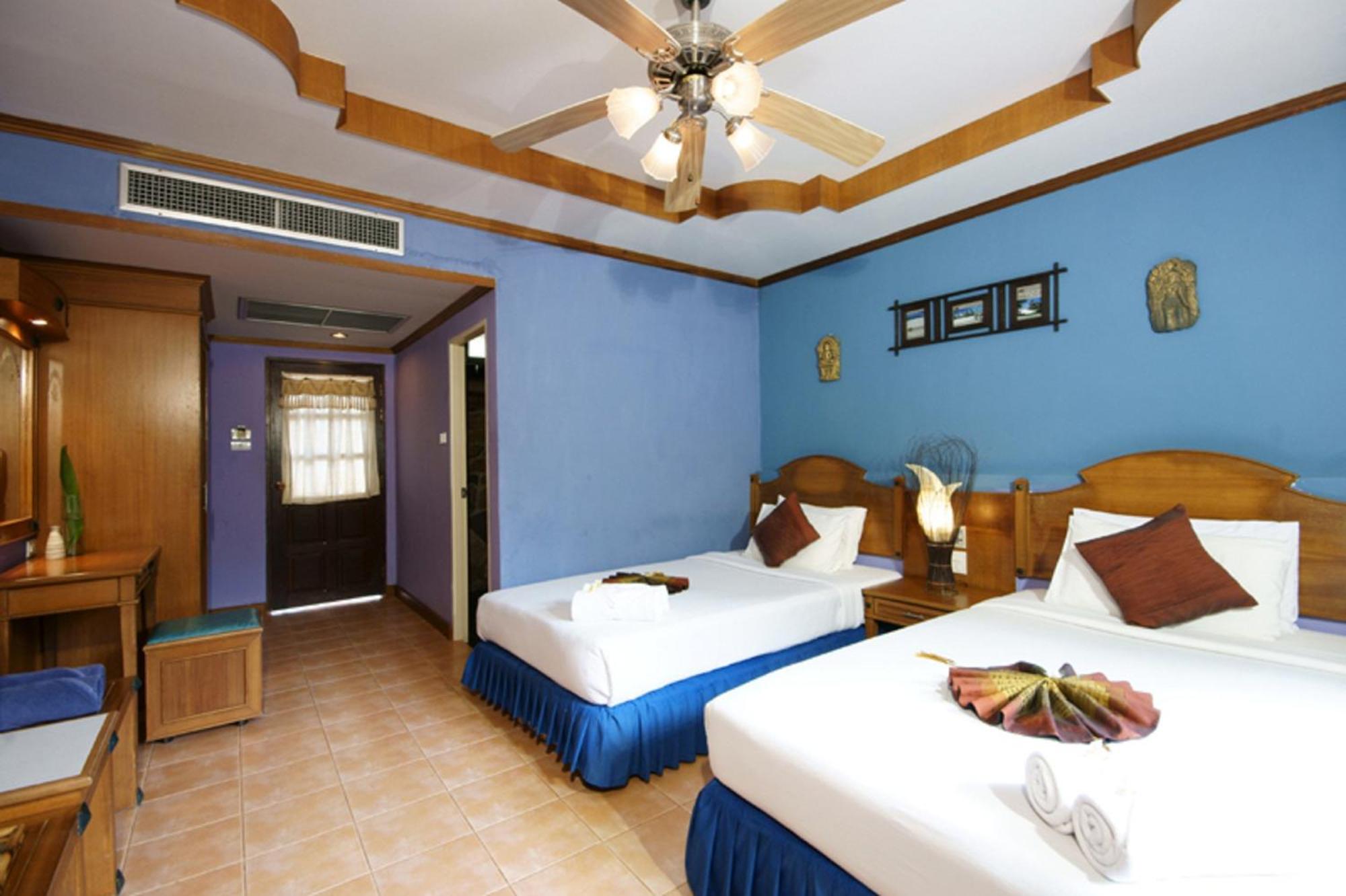 Double or Twin Room - Photo 5