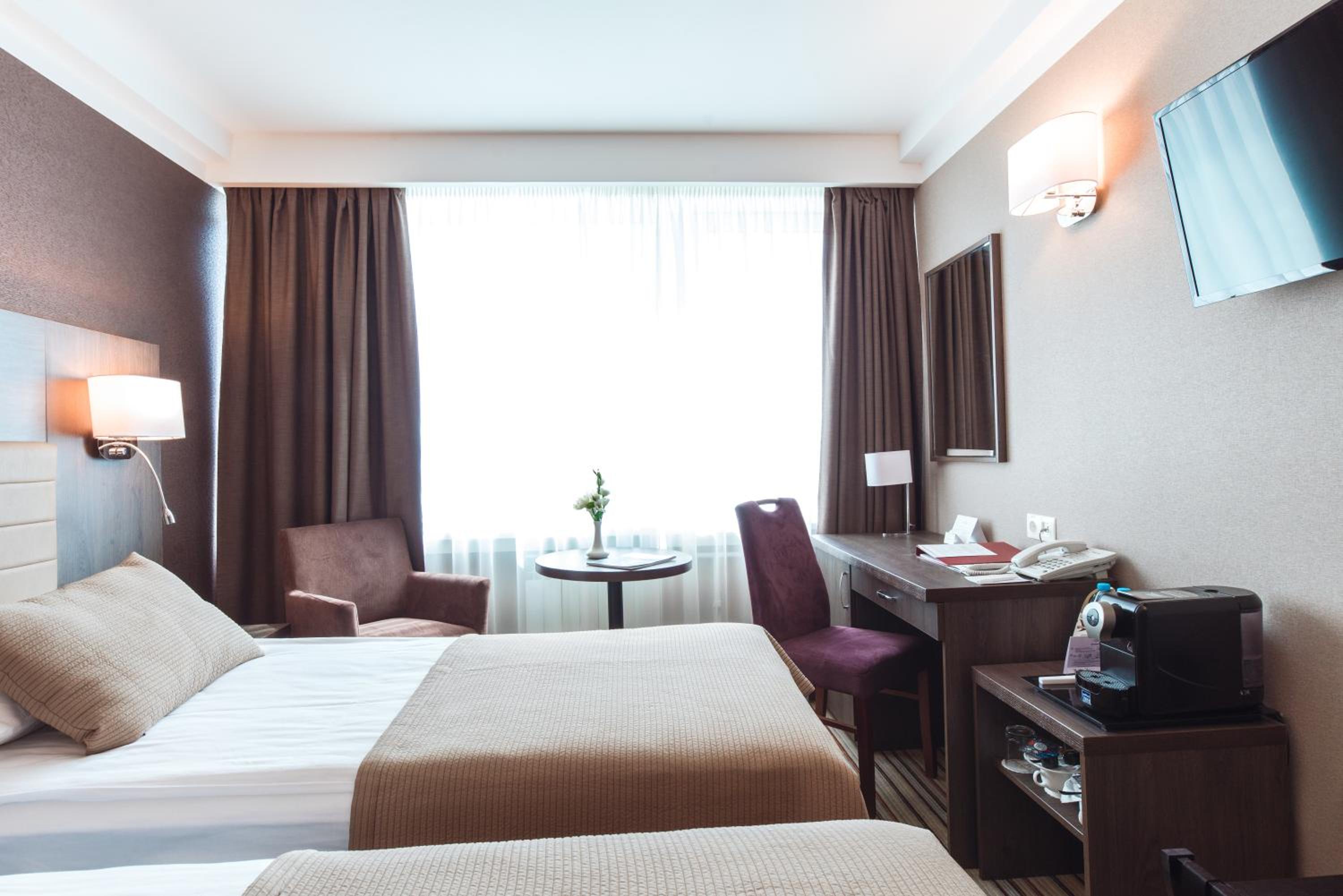 Premier Twin Room photo 2