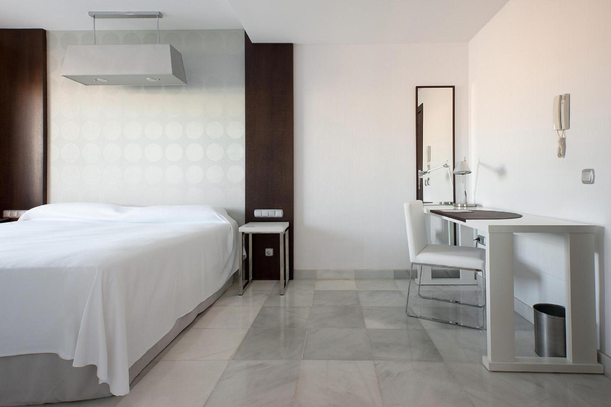 Standard Double Room - Photo 2
