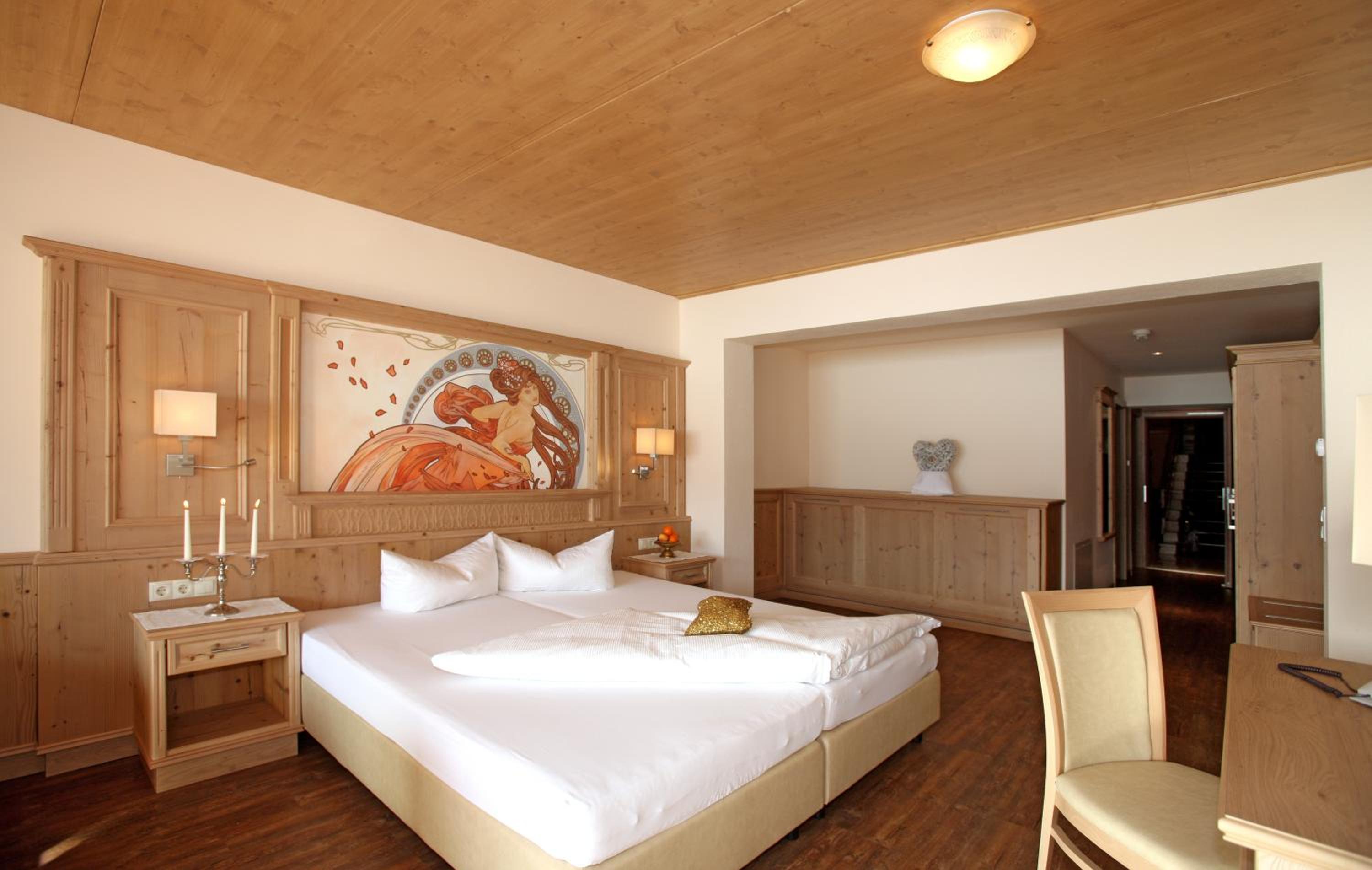 Junior Suite with Mountain View - Photo 1