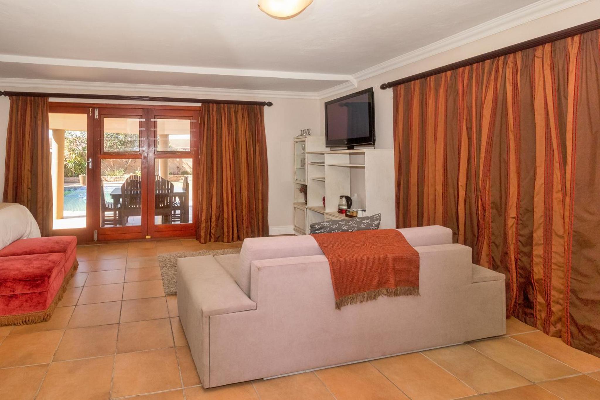 Deluxe King Room photo 1