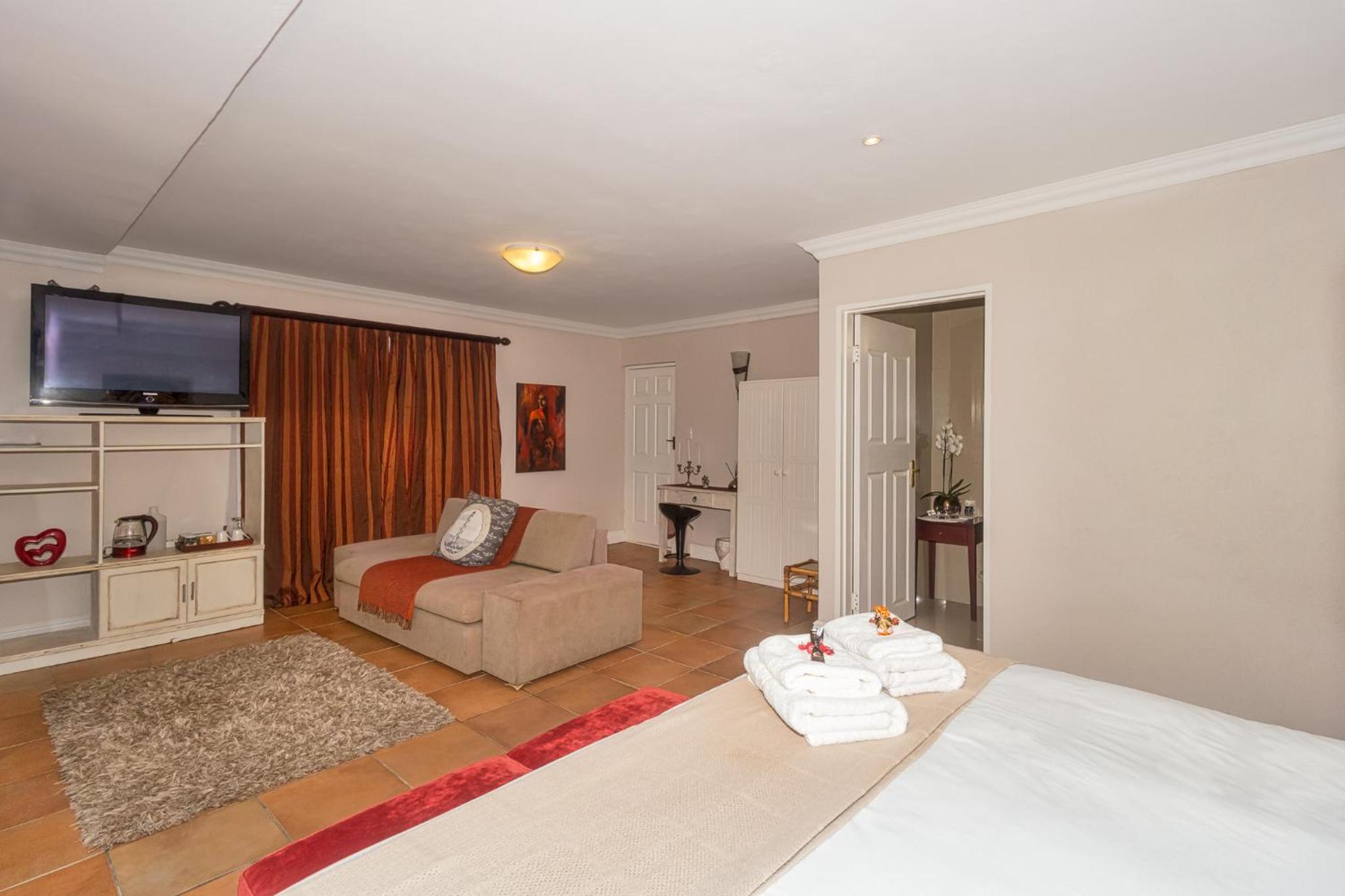 Deluxe King Room photo 3