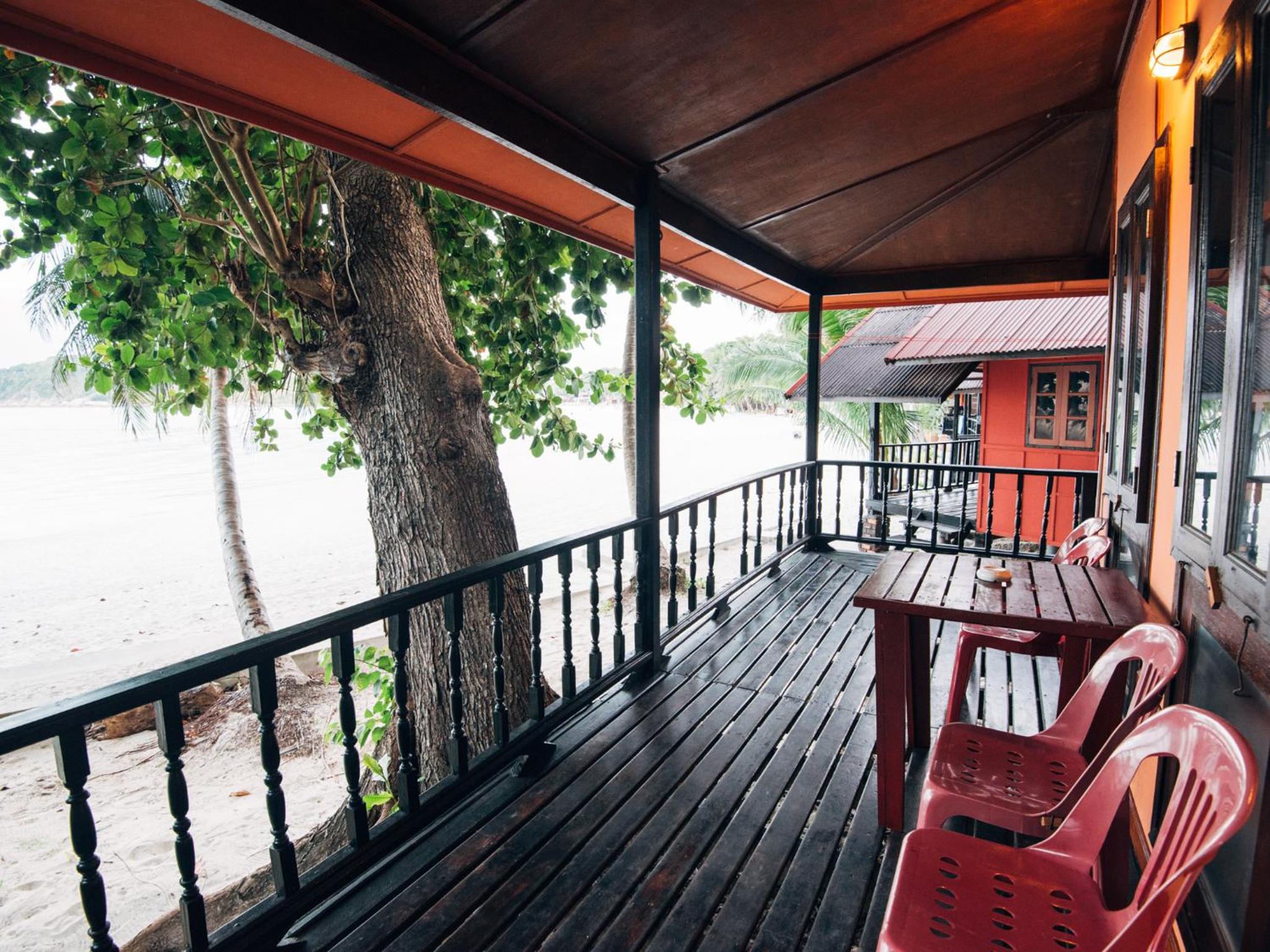 Bungalow - Beach Front photo 2