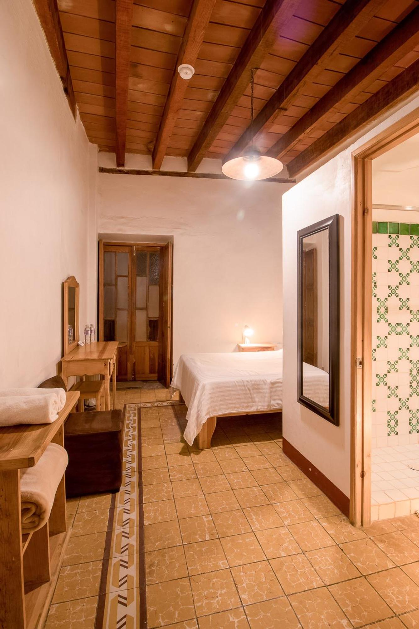 Double Room - Photo 13