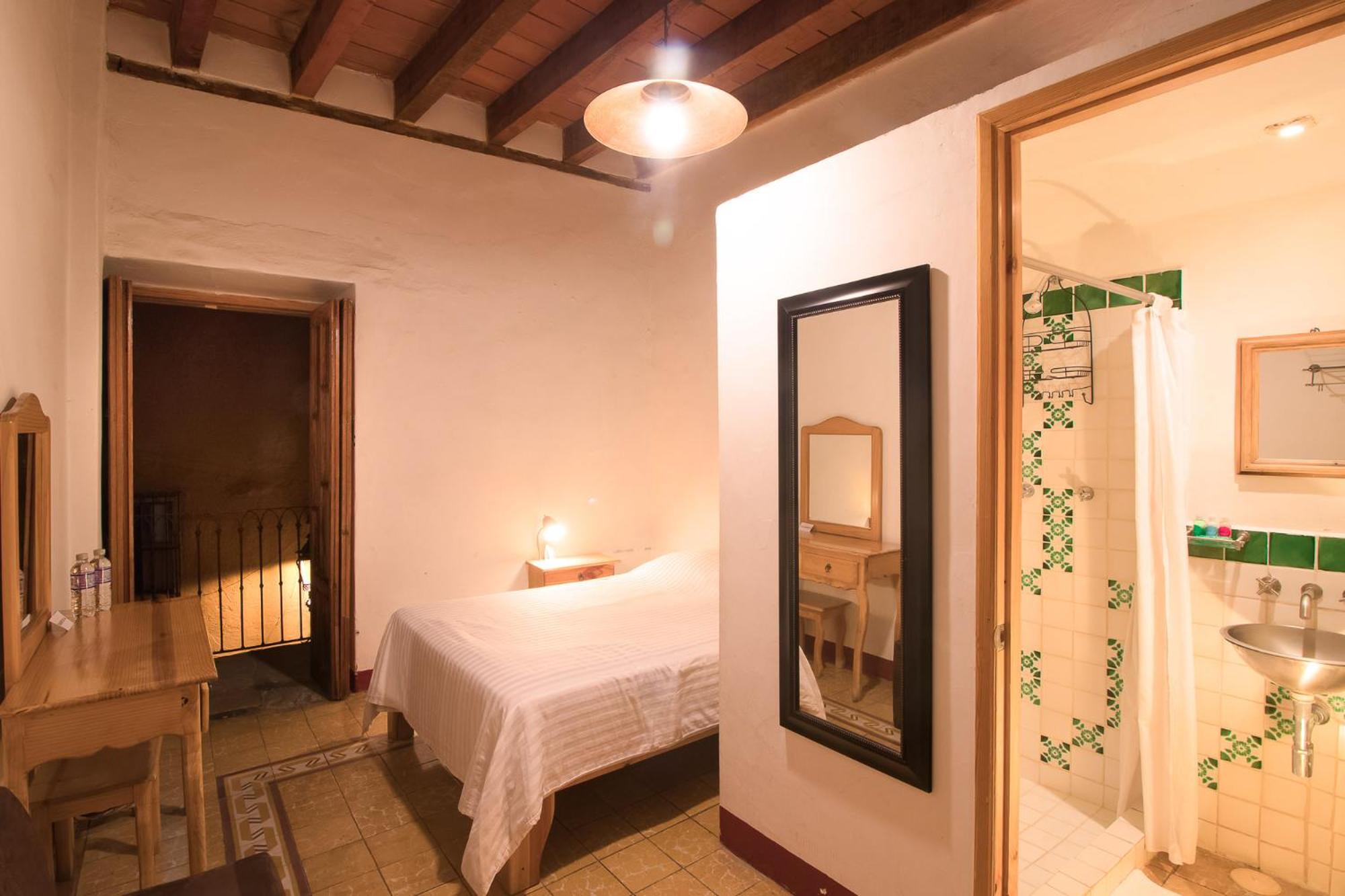 Double Room - Photo 2