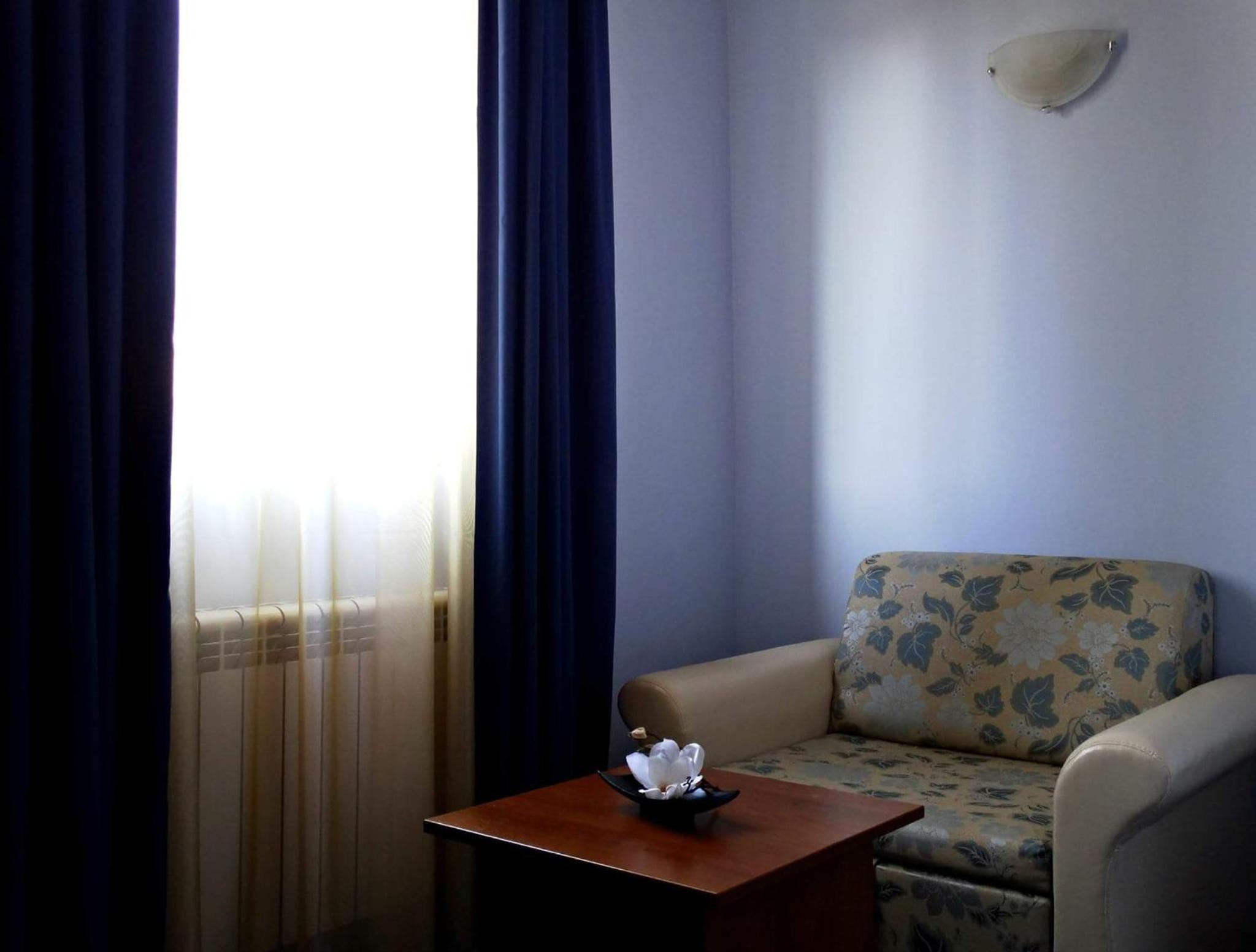 Deluxe Double Room with Extra Bed - Photo 3