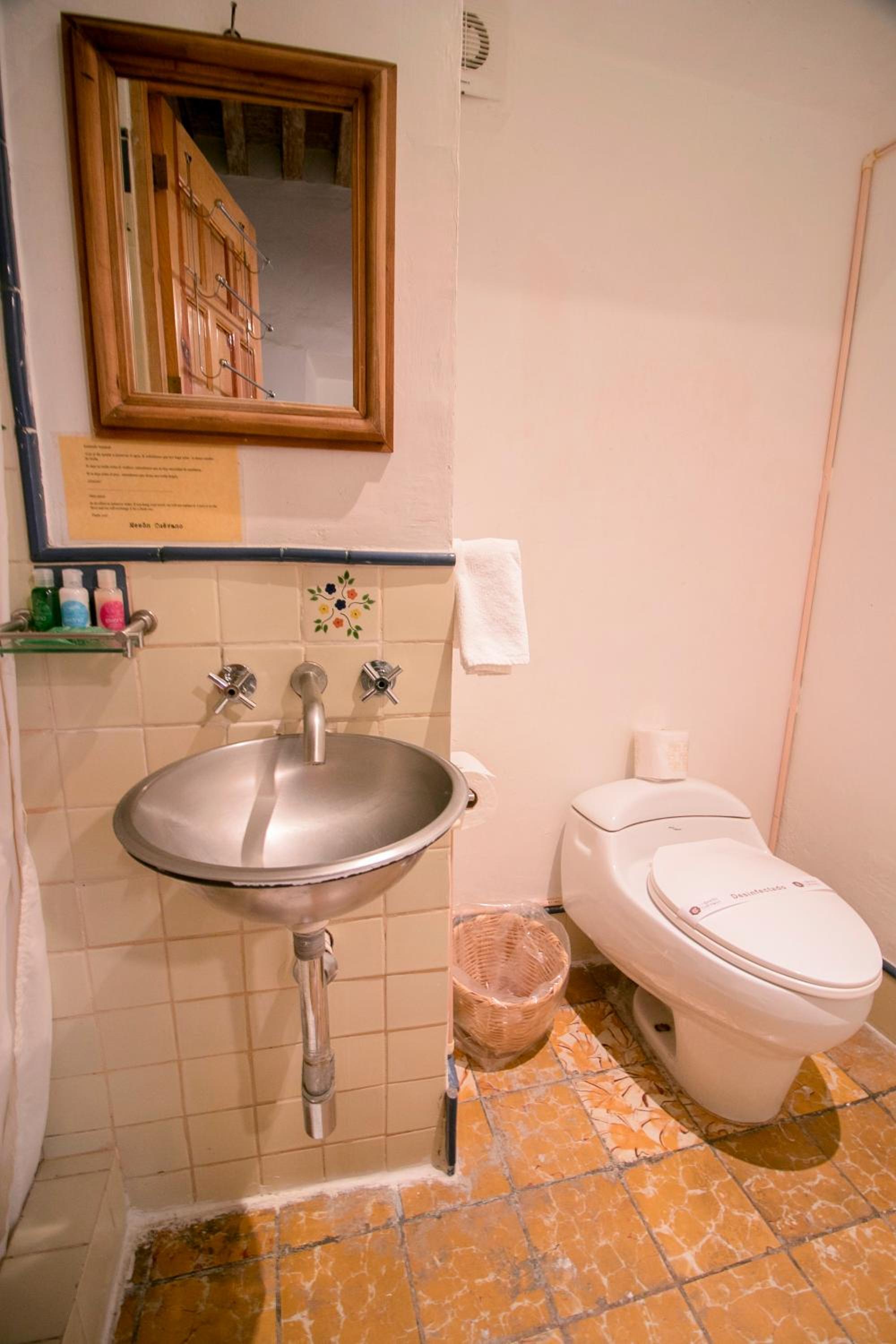 Double Room - Photo 12