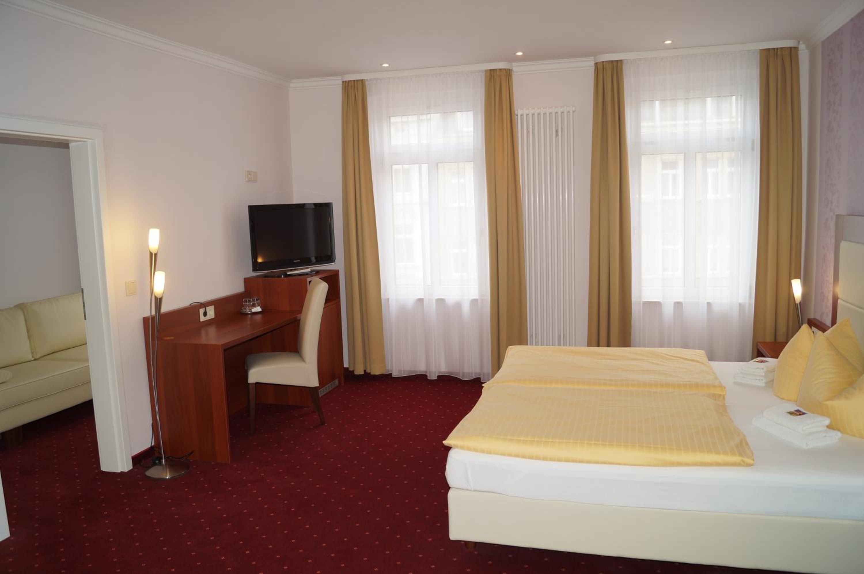 Junior Suite - Photo 9