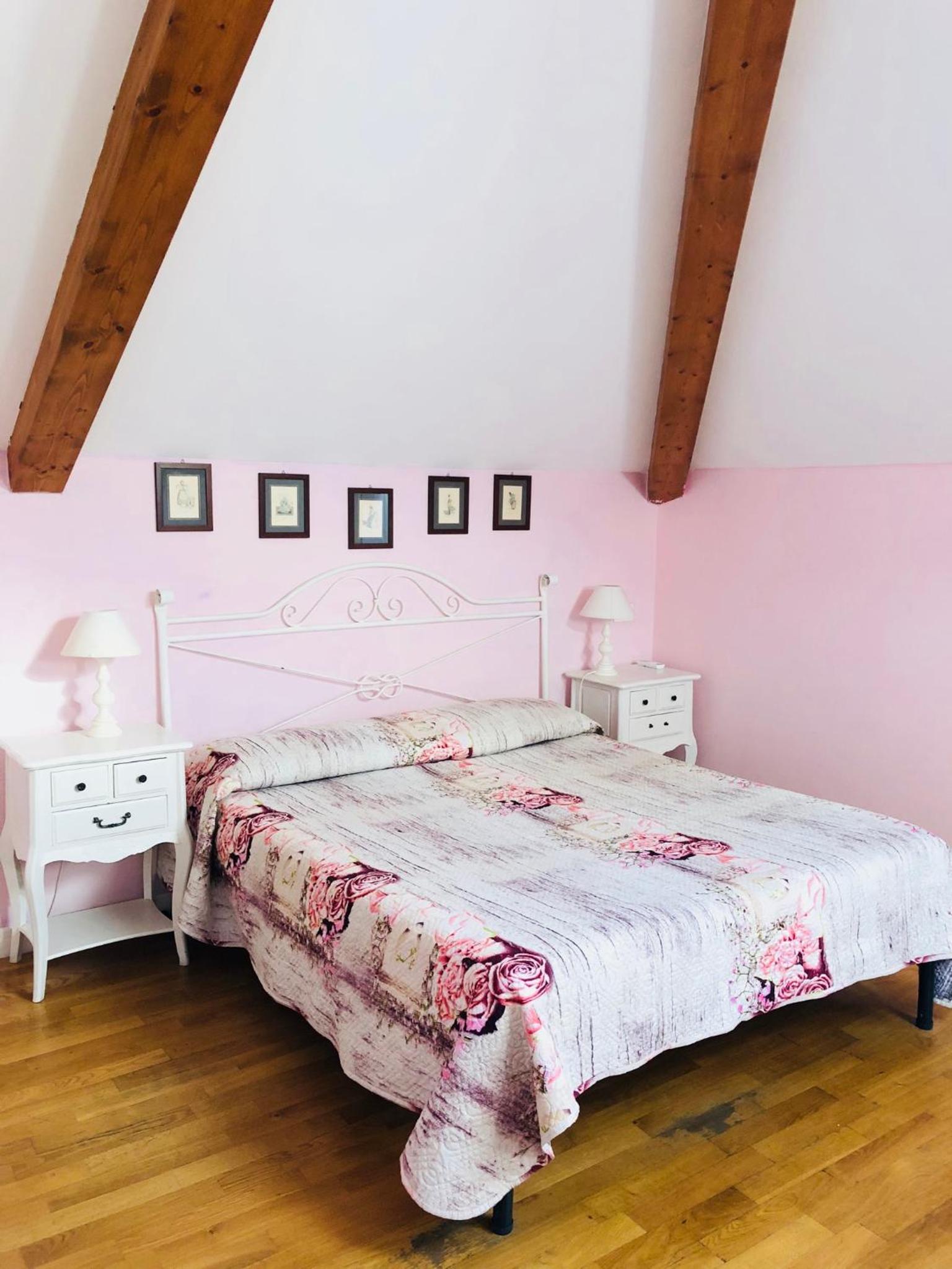 Standard Double Room - Photo 16