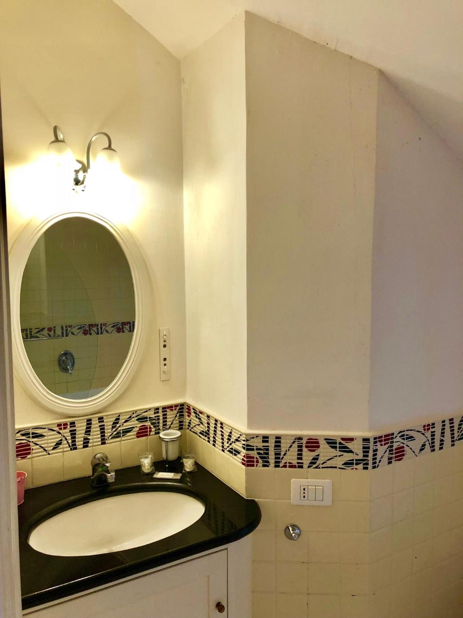 Standard Double Room - Photo 42