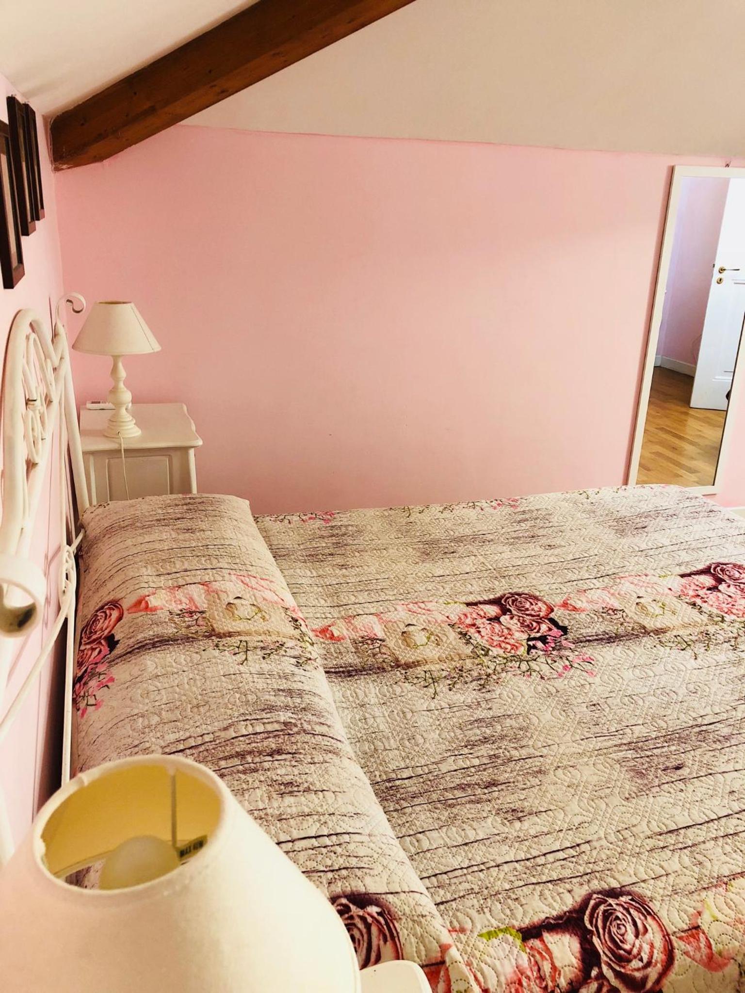 Standard Double Room - Photo 8