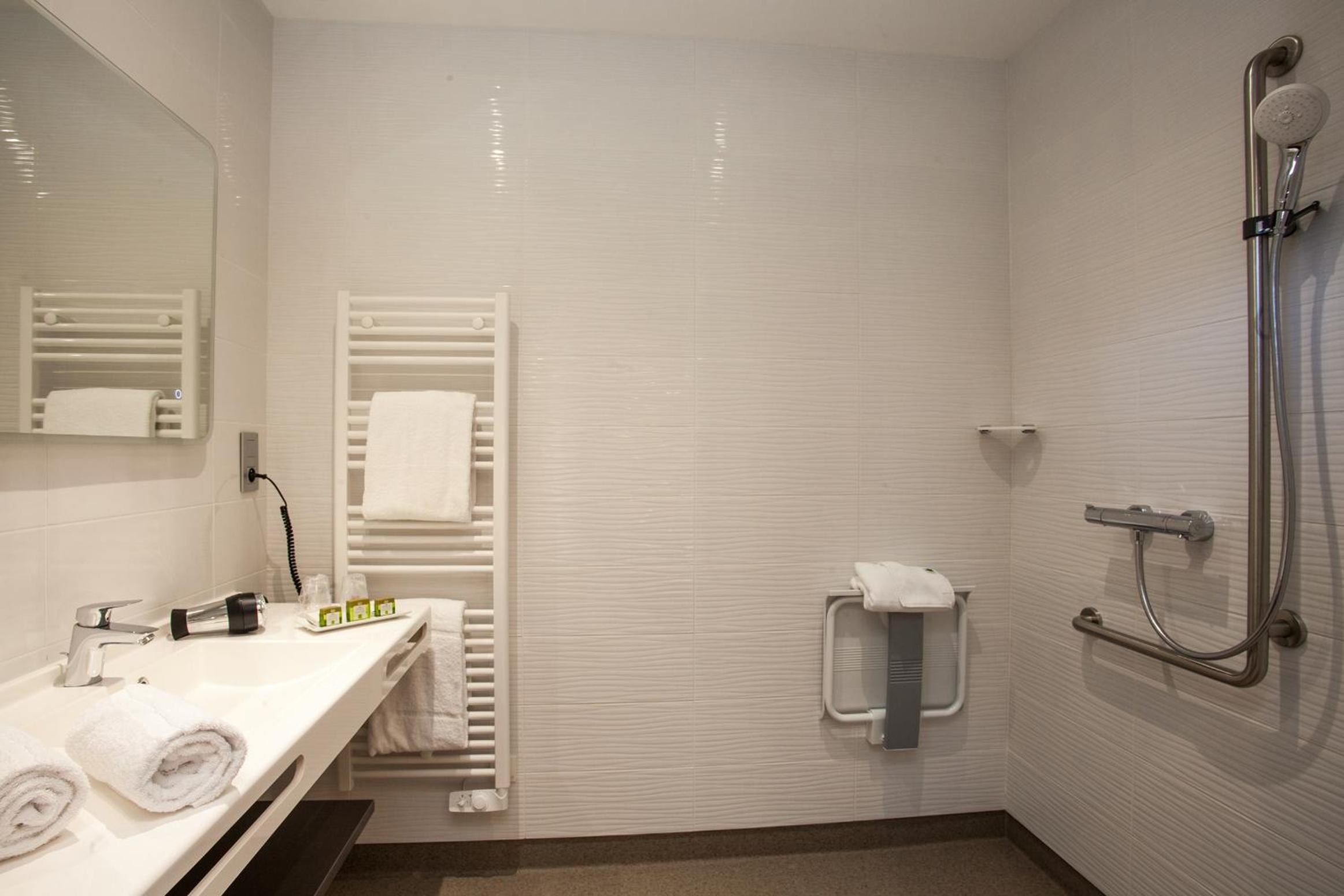 Contemporary Premium Double Room - Photo 3