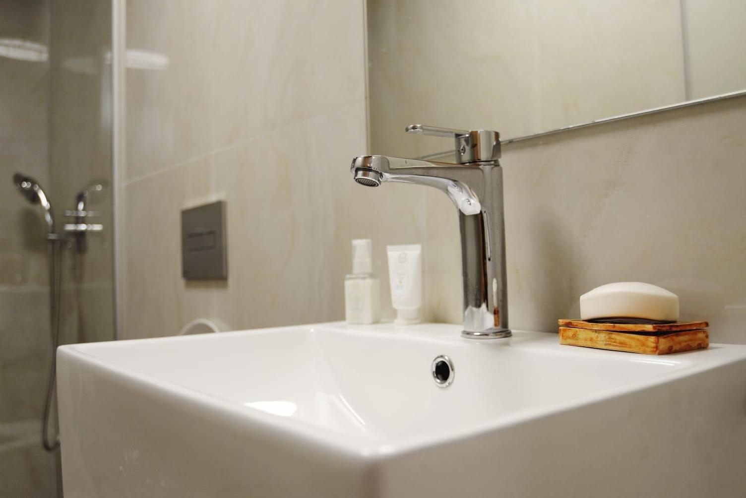 Double Room - Photo 7