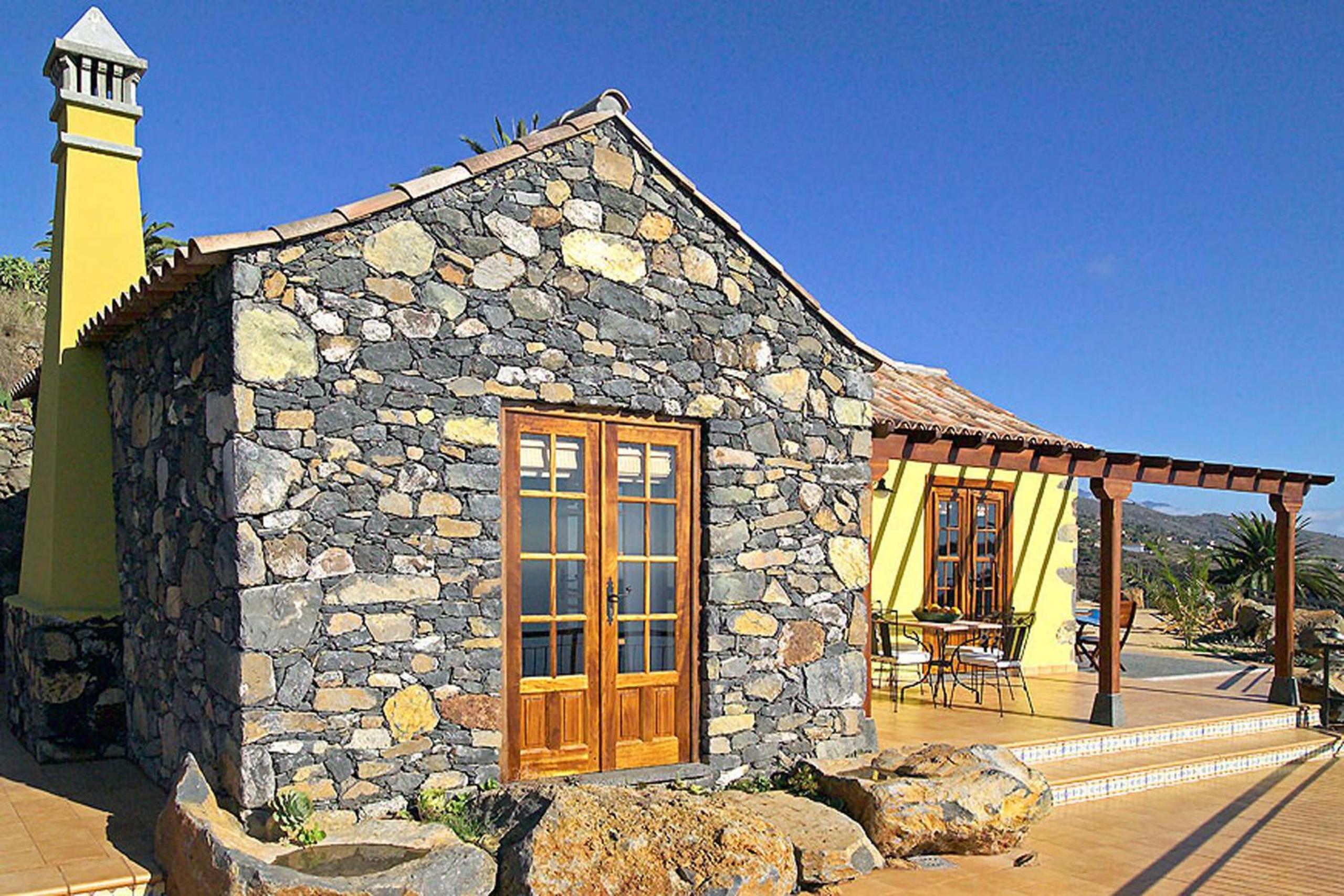 One-Bedroom House photo 3