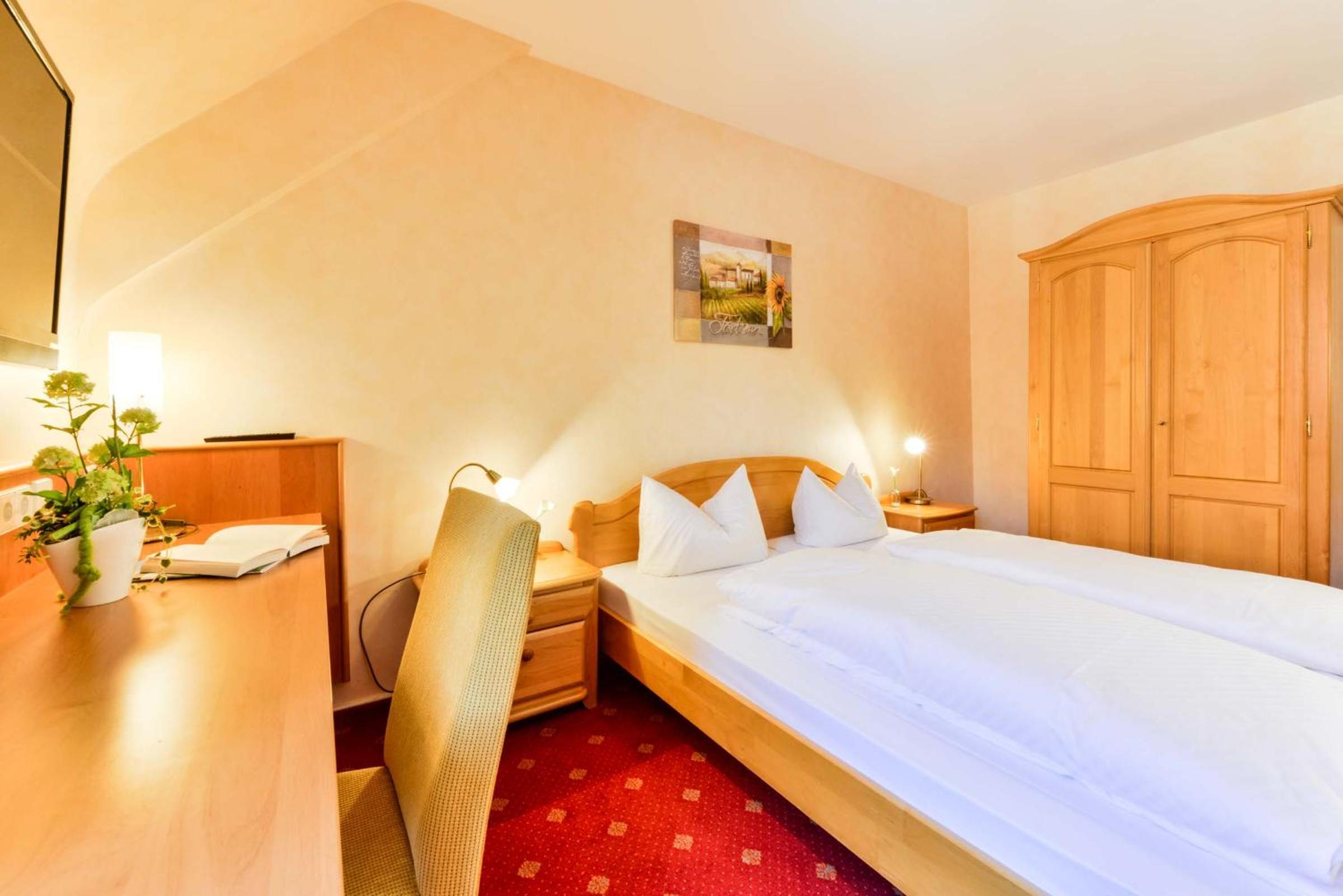 Standard Double Room photo 2