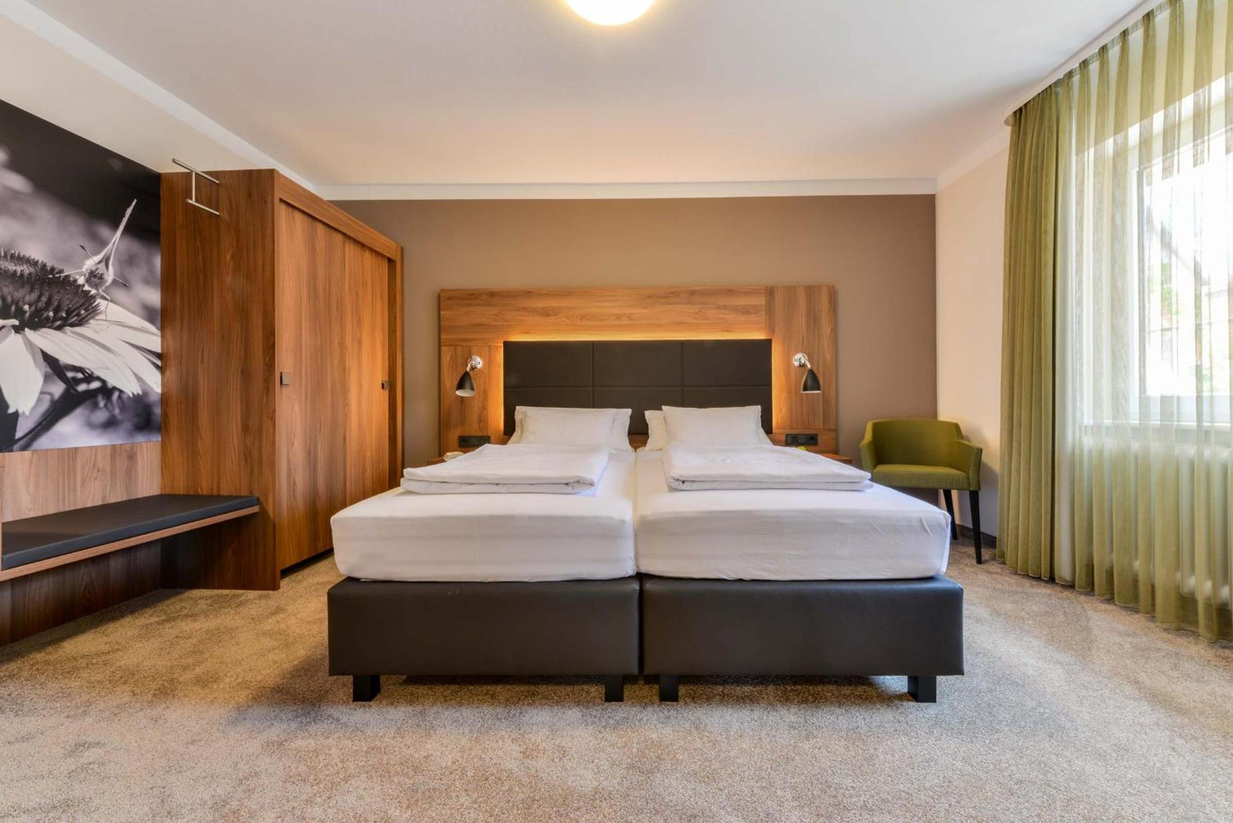 Suite - Photo 3