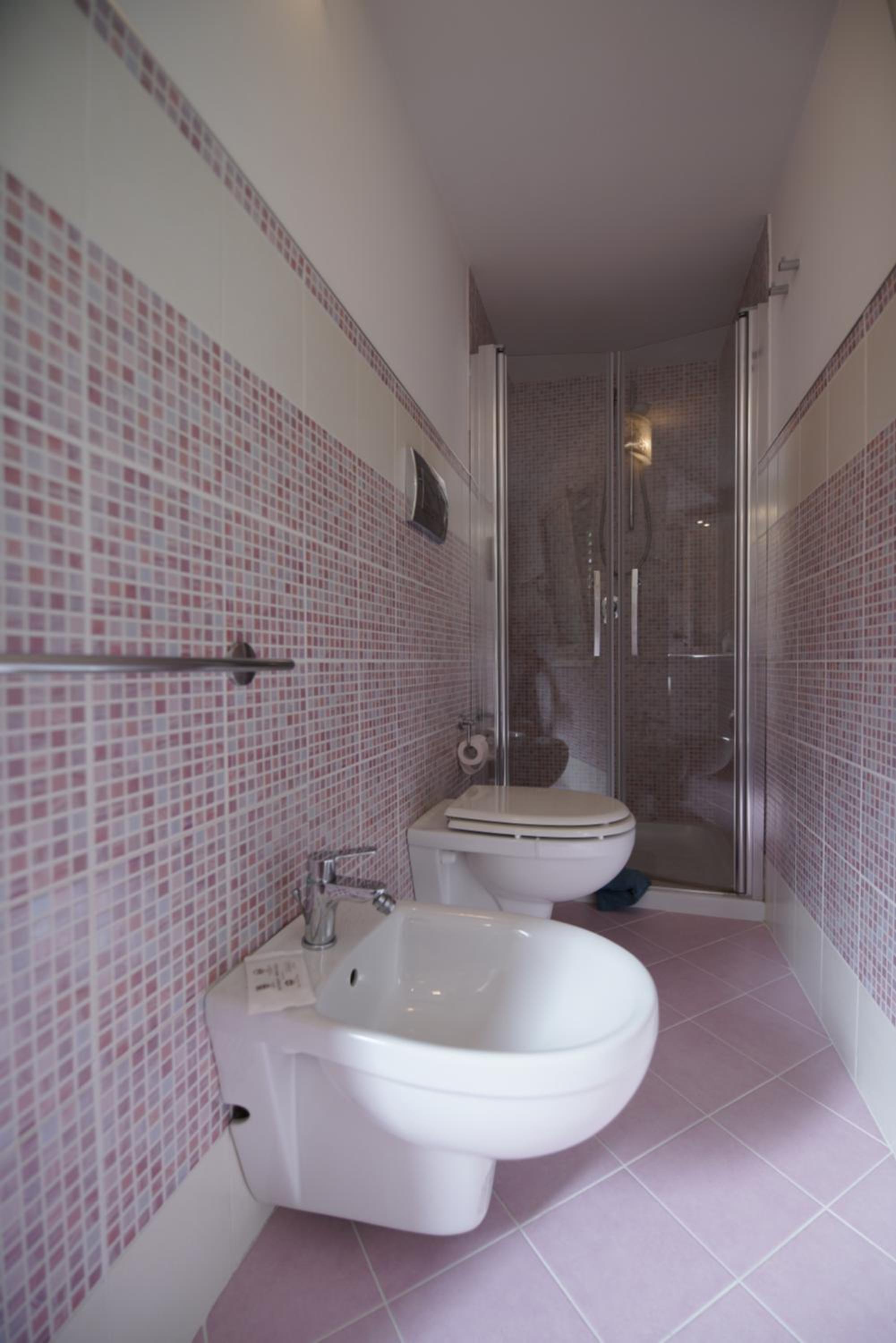 Double Room - Photo 16