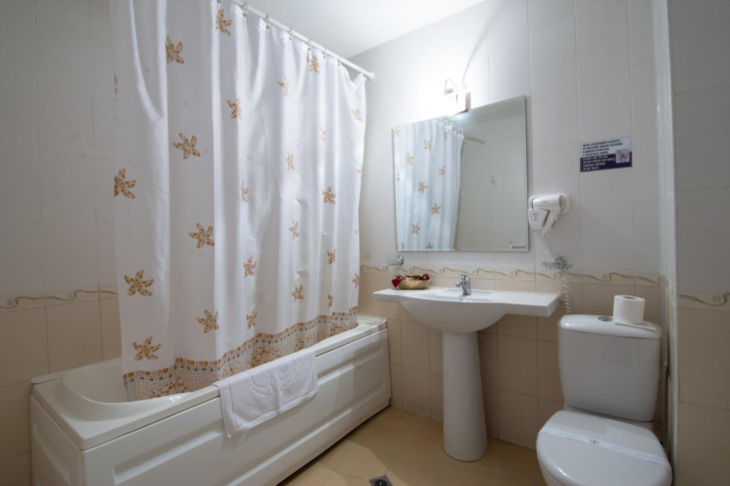 Standard Double or Twin Room with Balcony photo 3
