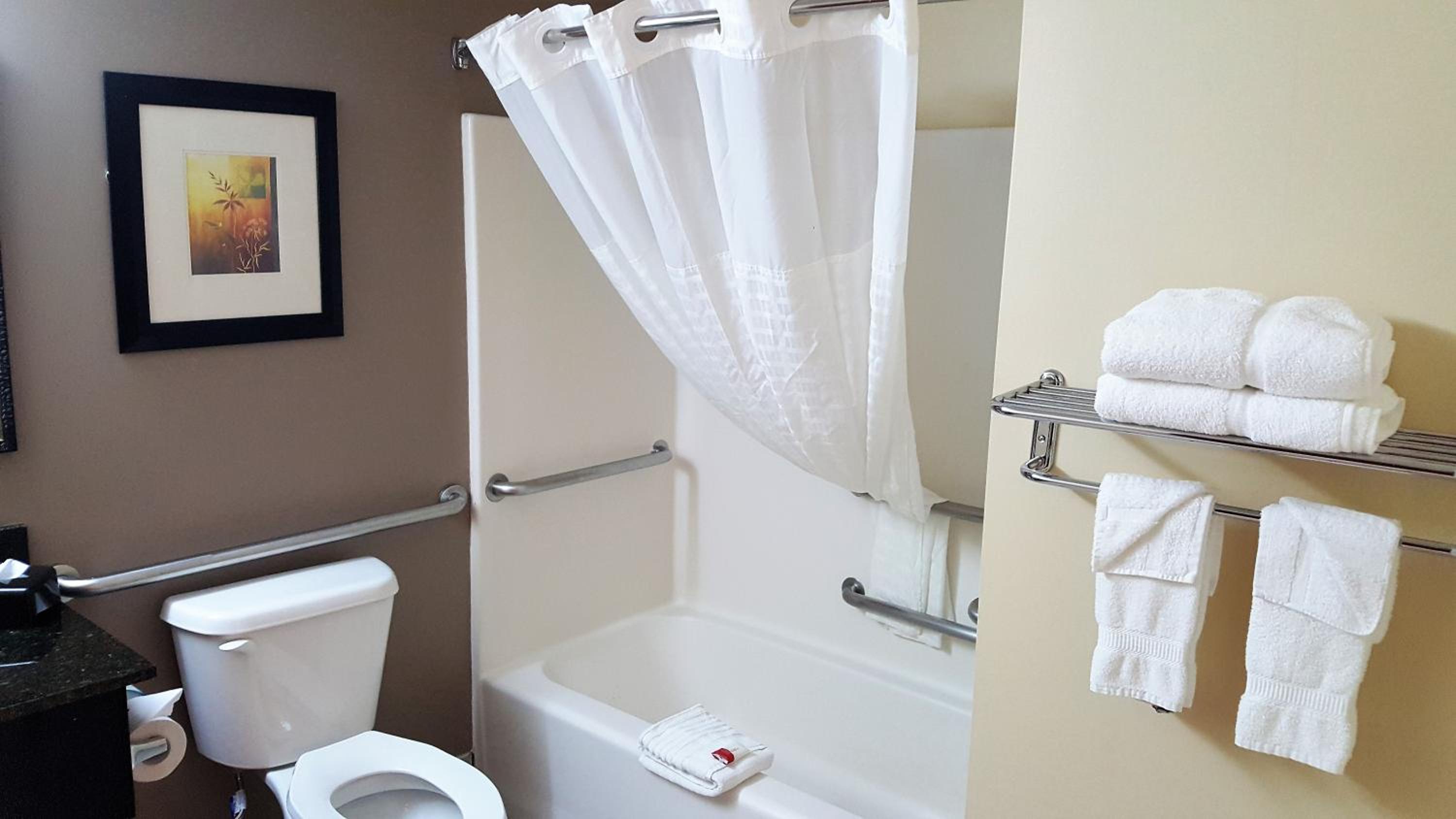 Queen Room - Mobility Access/Non-Smoking - Photo 5