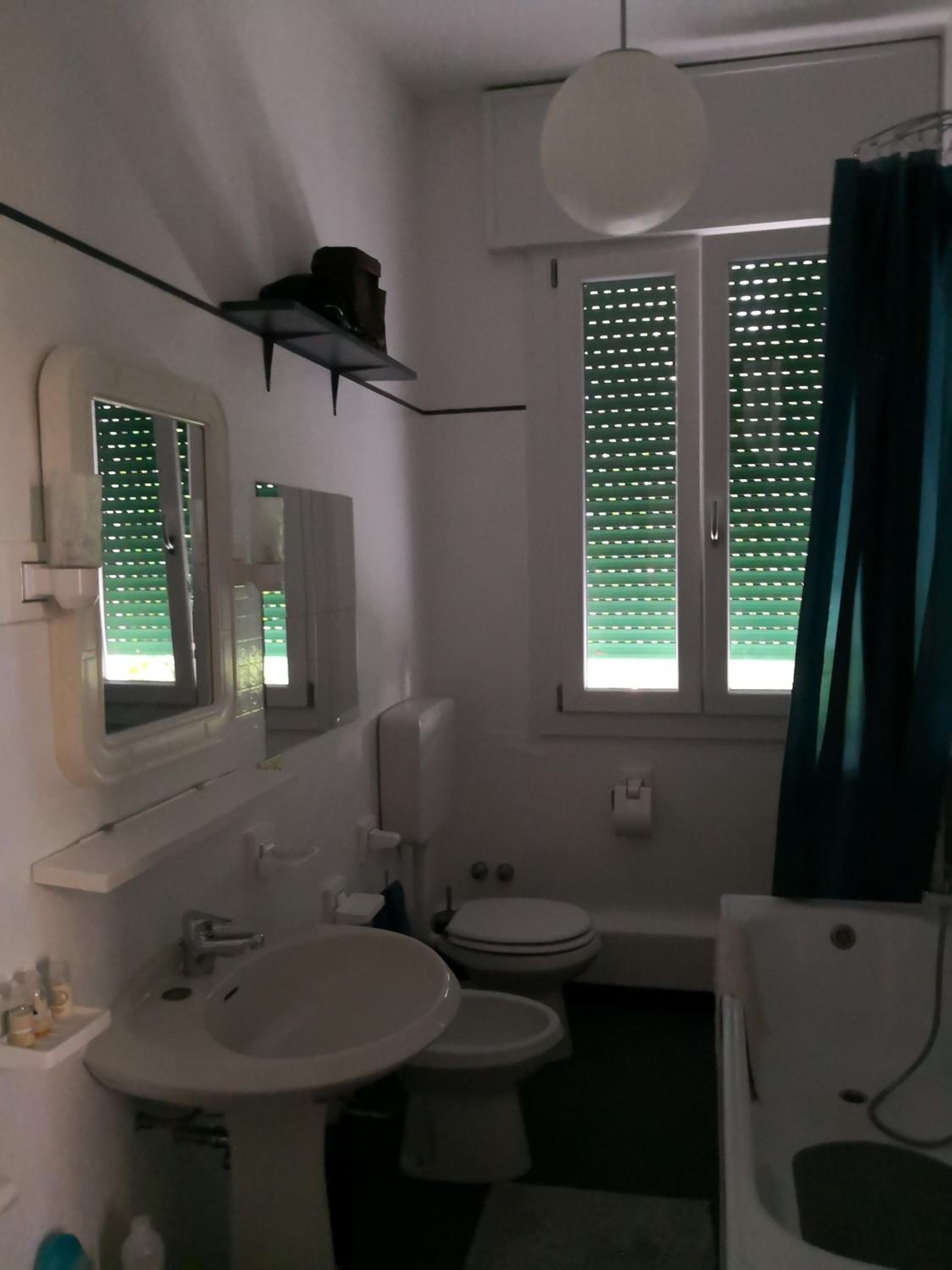 Two-Bedroom Apartment - Photo 2