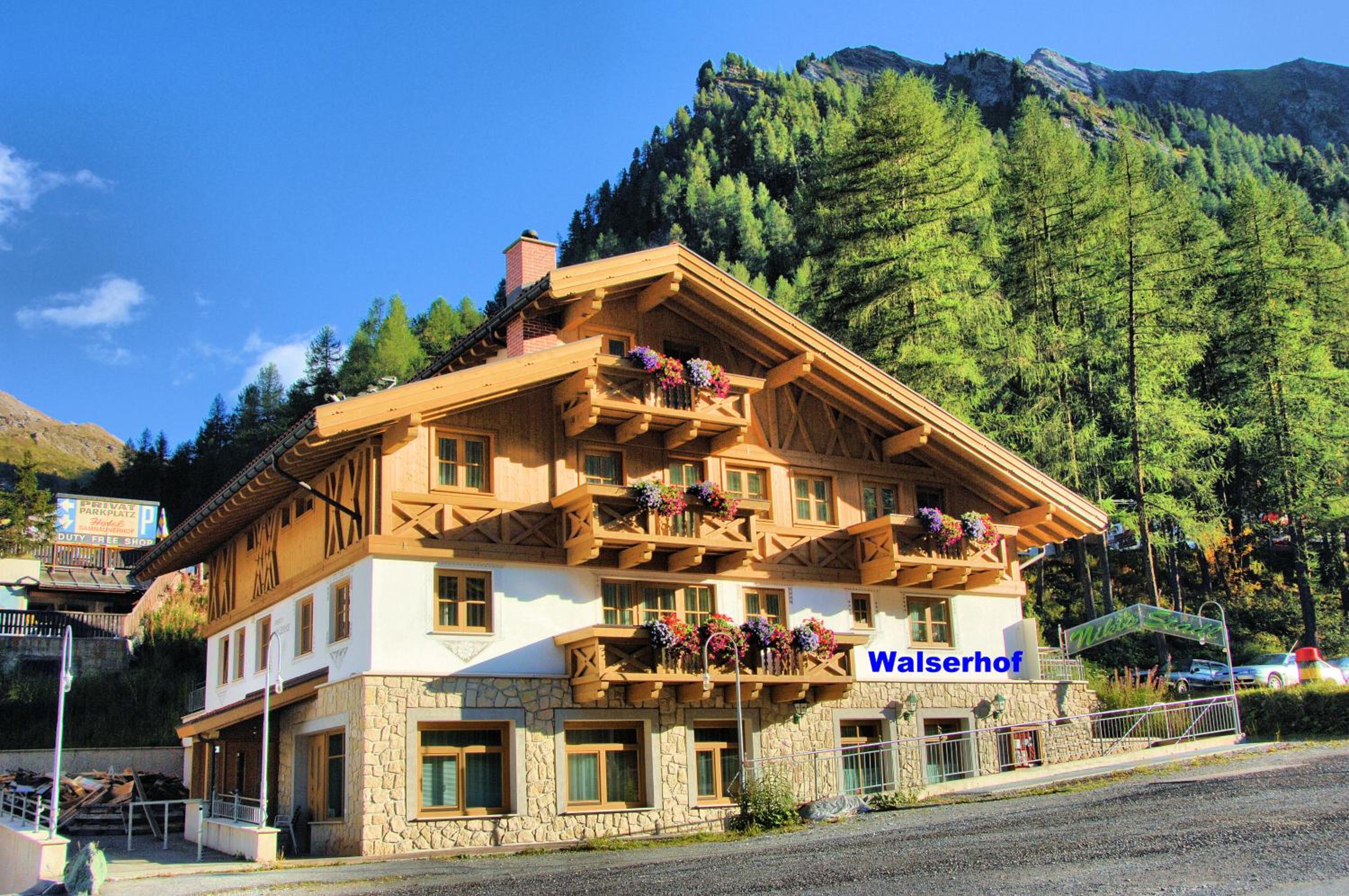 Deluxe Double Room with Balcony - Annex photo 2