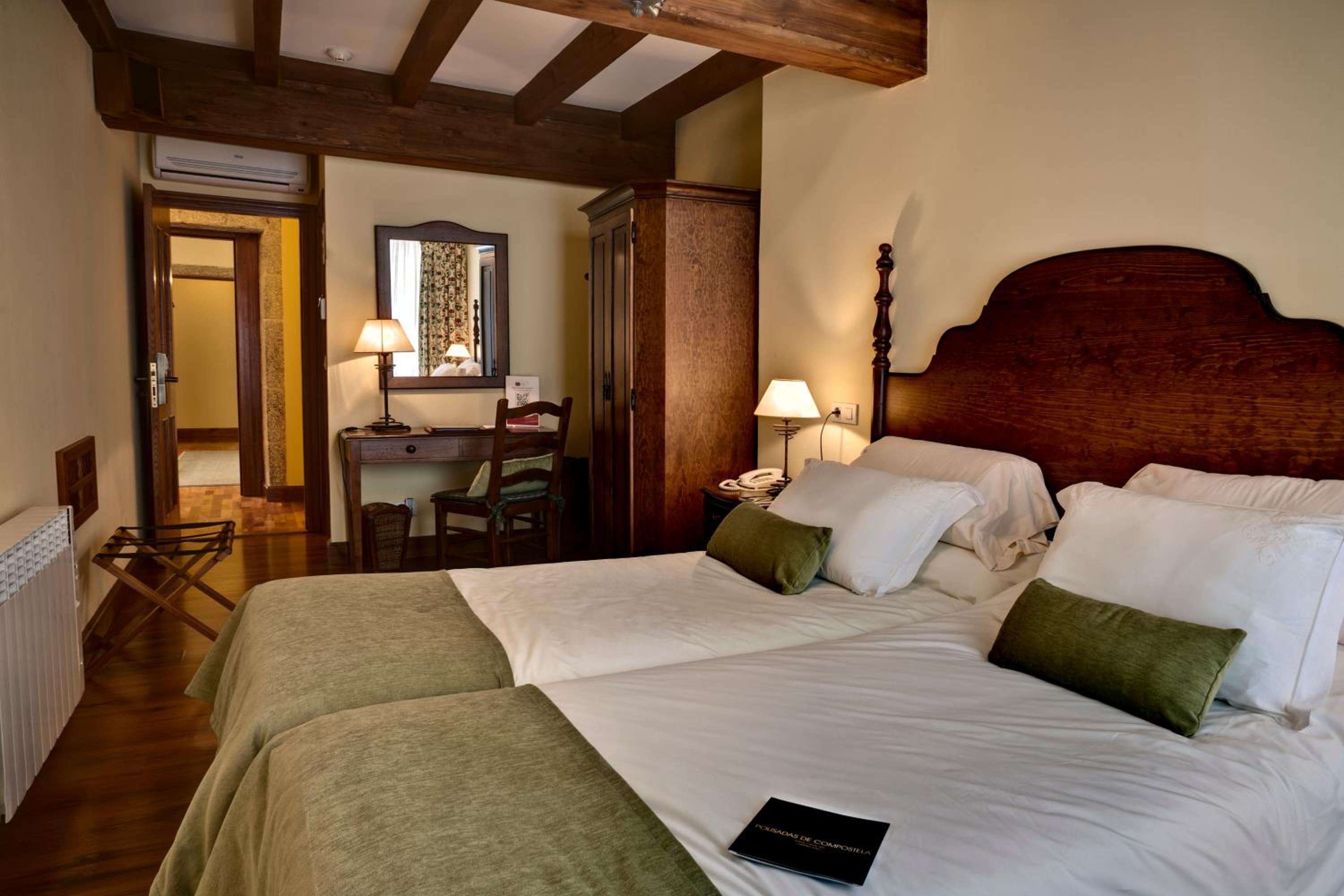 Double or Twin Room - Photo 3