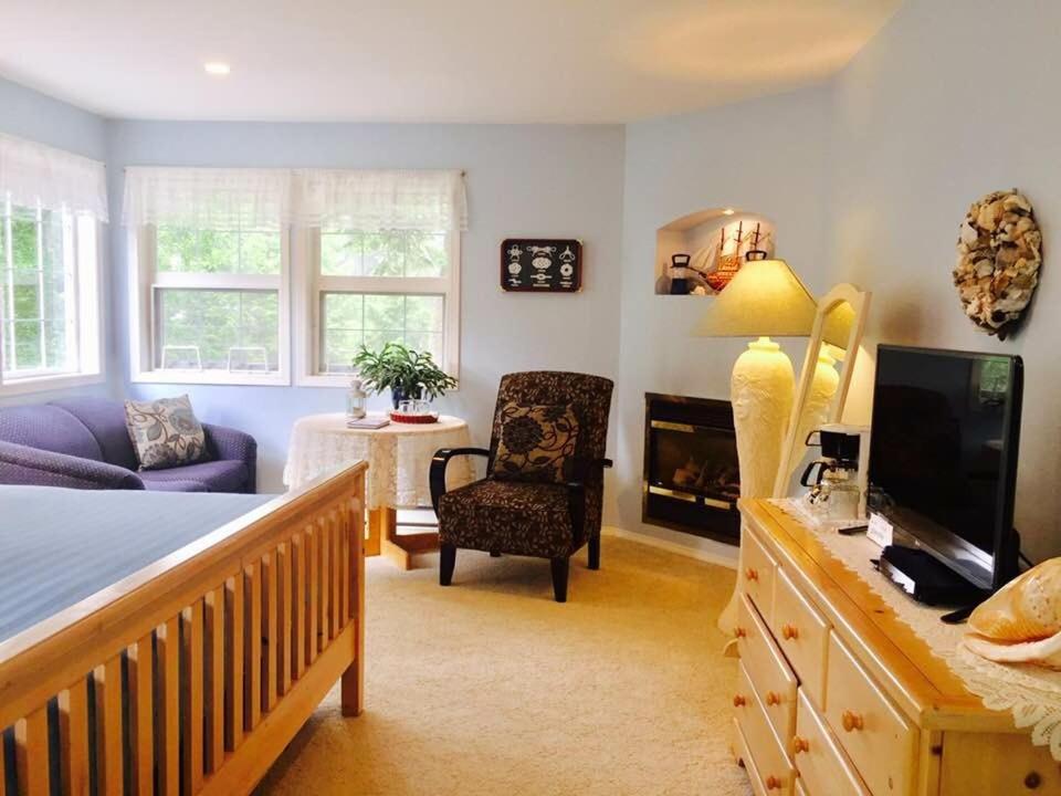 King Room with Sofa Bed photo 2