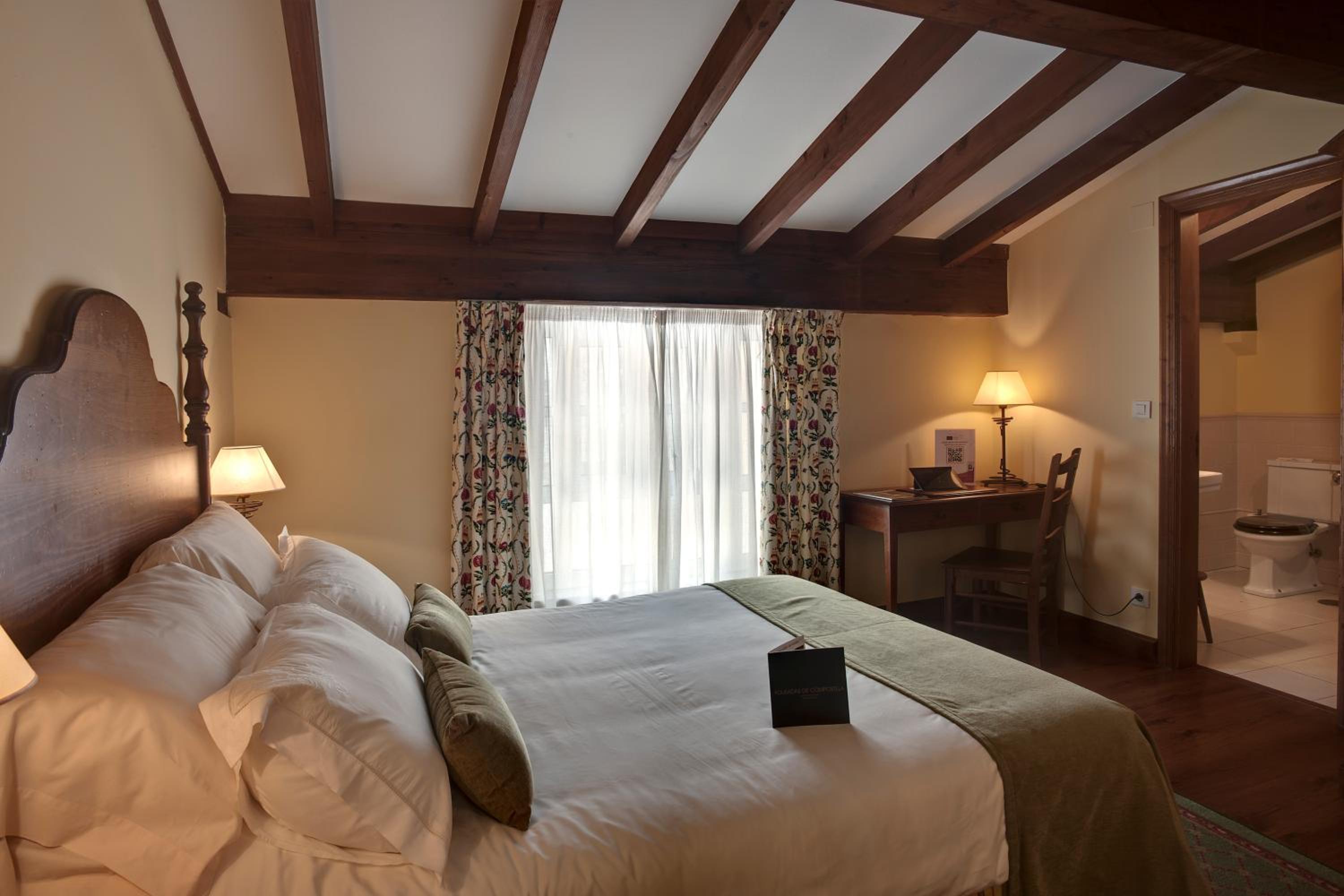 Double or Twin Room - Photo 4