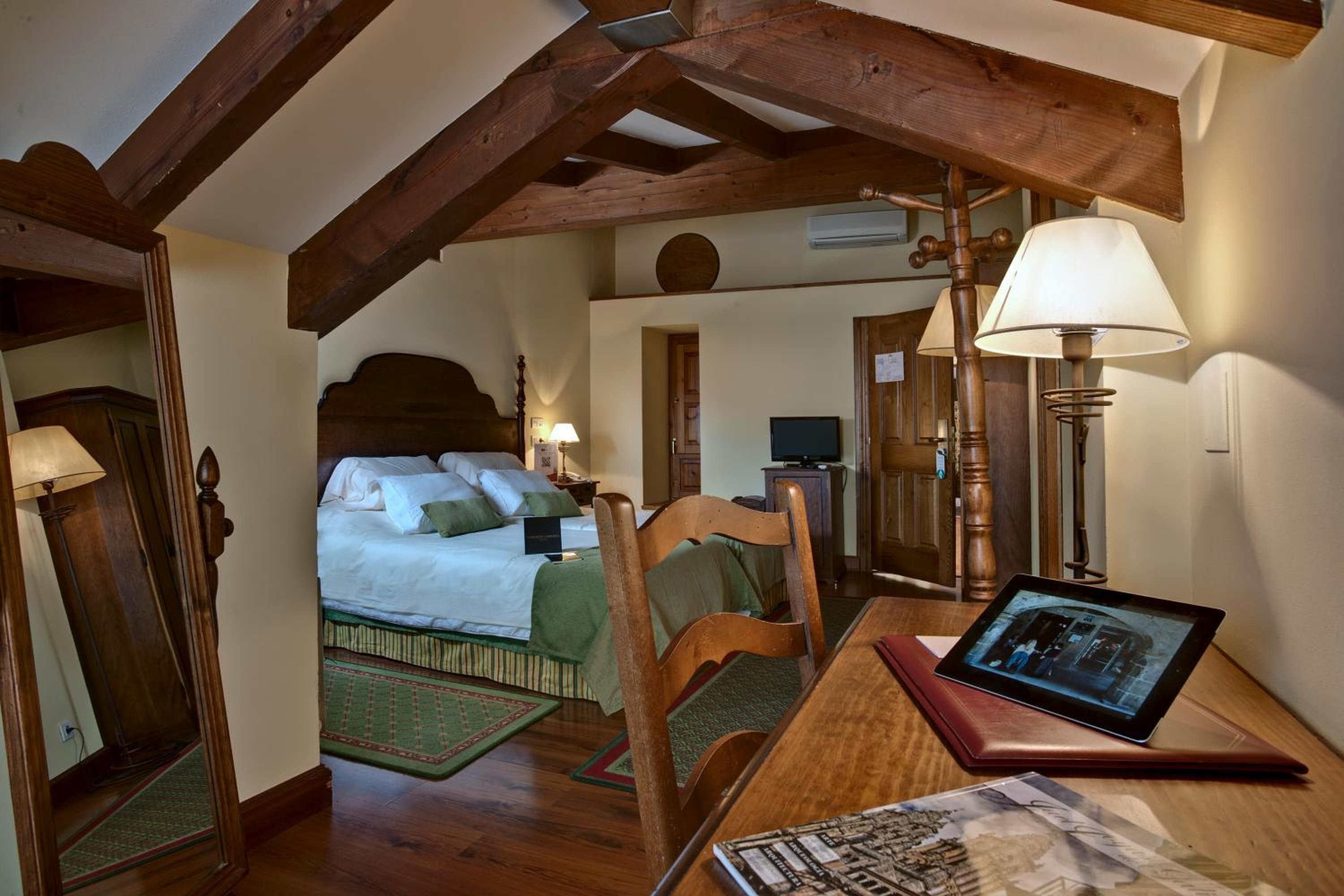 Double or Twin Room - Photo 14