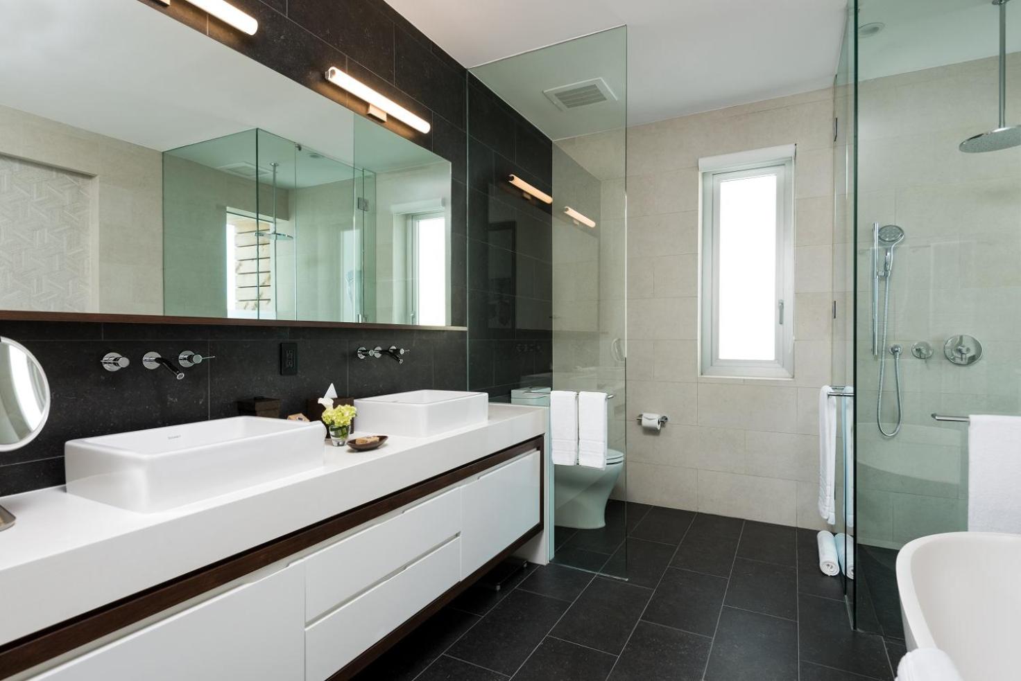 Four-Bedroom Villa - Photo 4