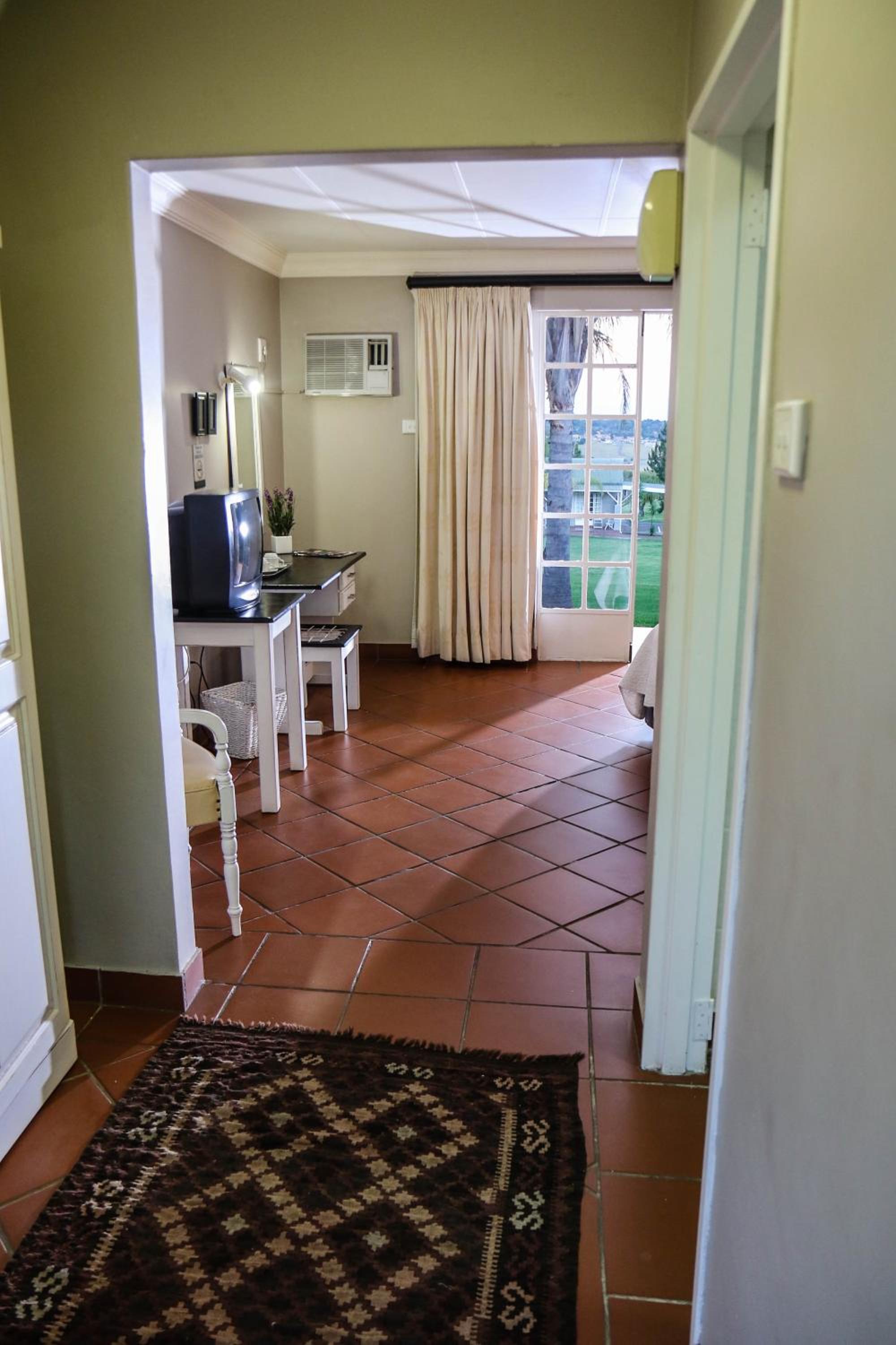 Double Room with Private Bathroom photo 2