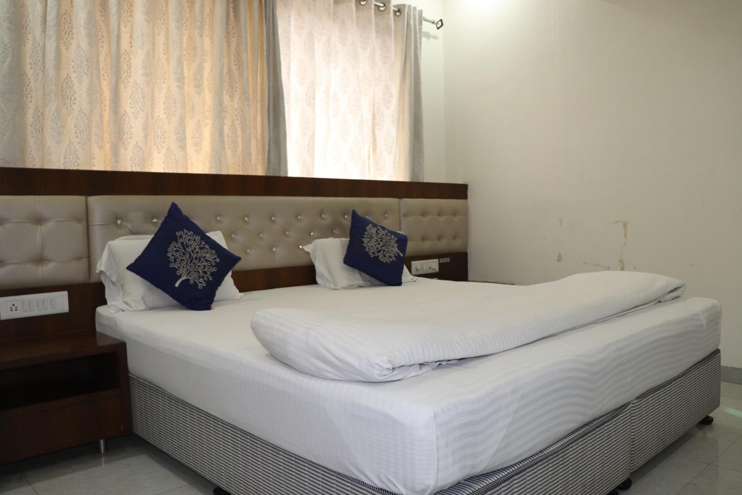 Standard Double Room with Fan photo 3