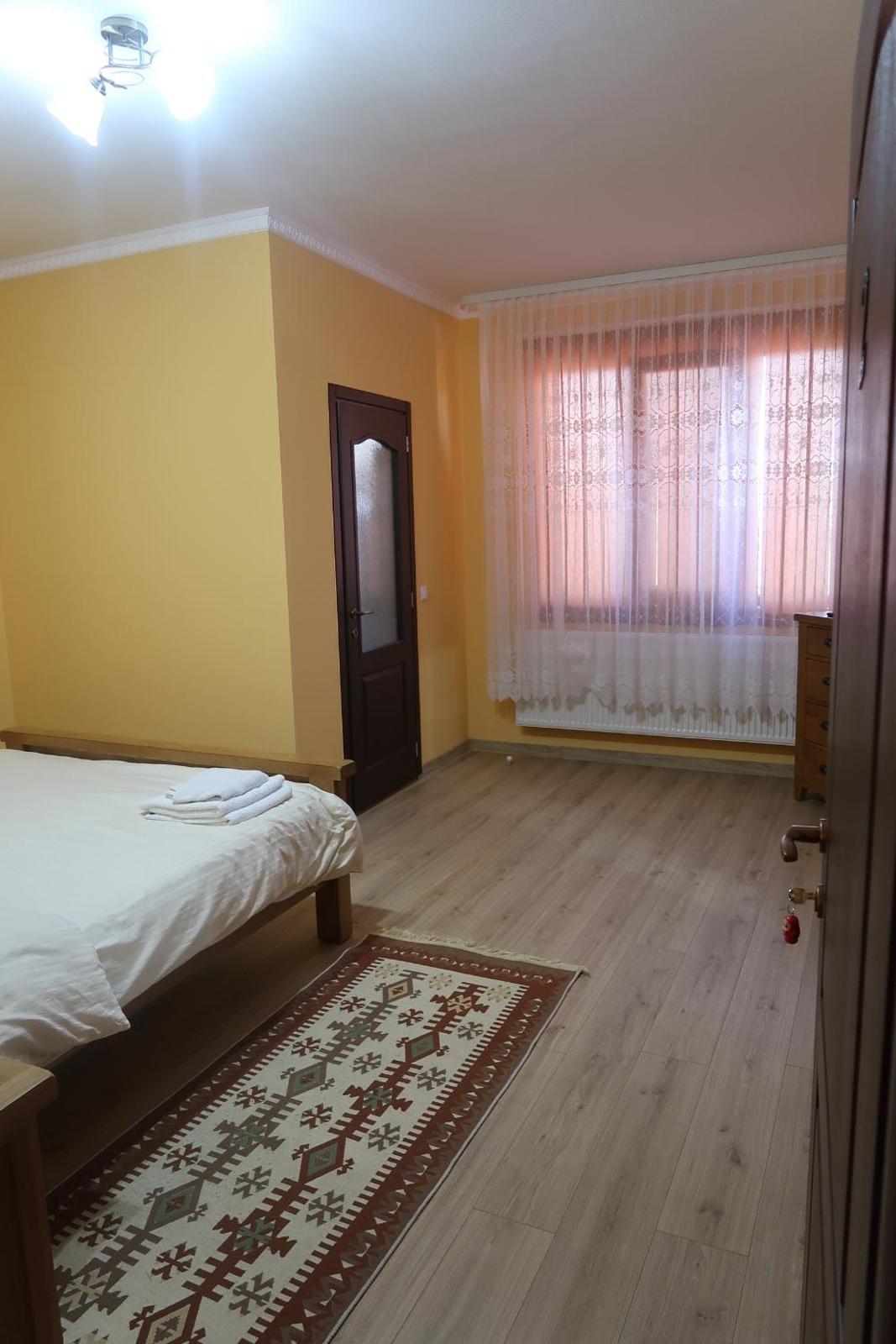 Standard King Room - Photo 11