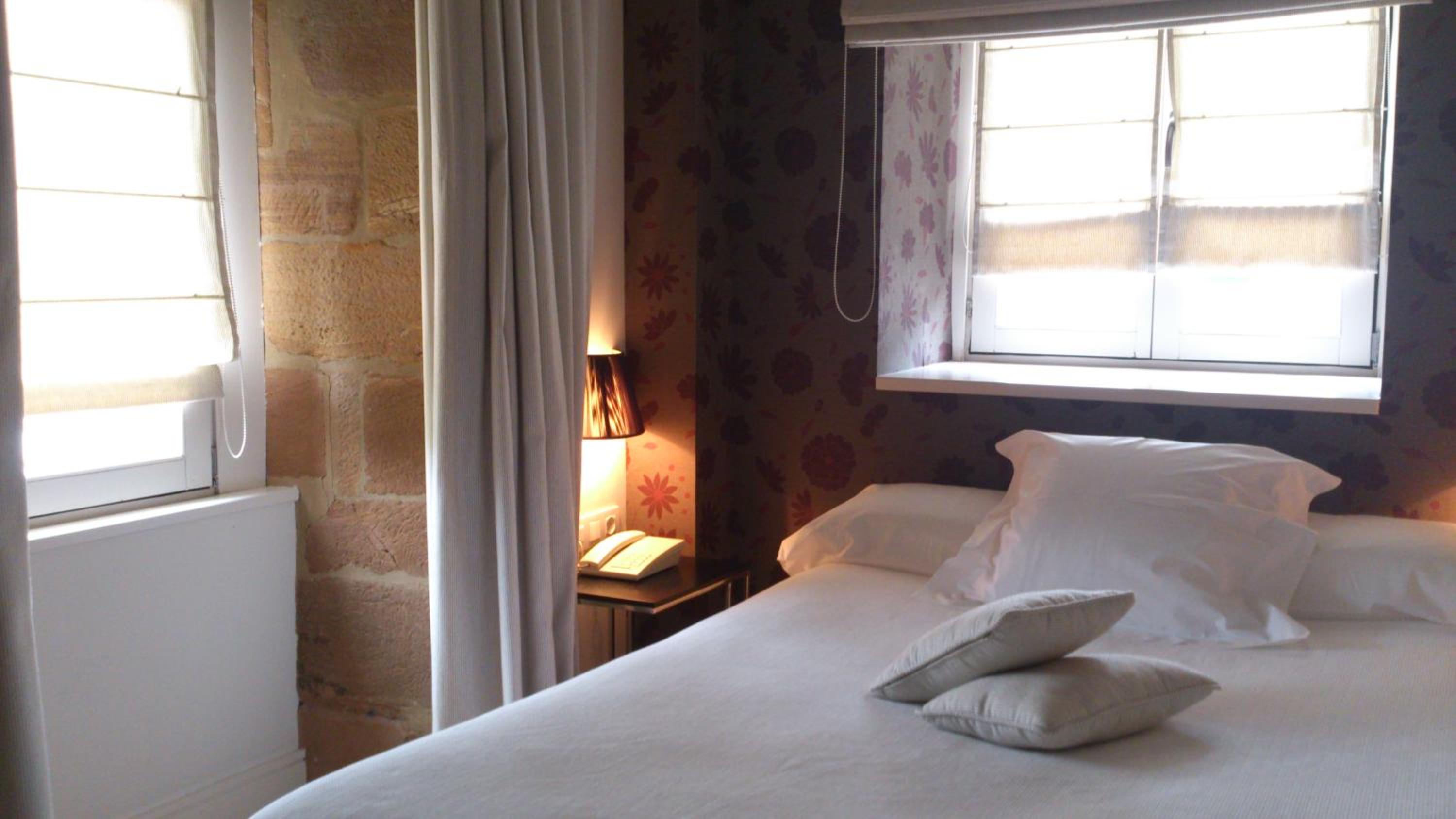 Standard Single Room with Shower photo 3